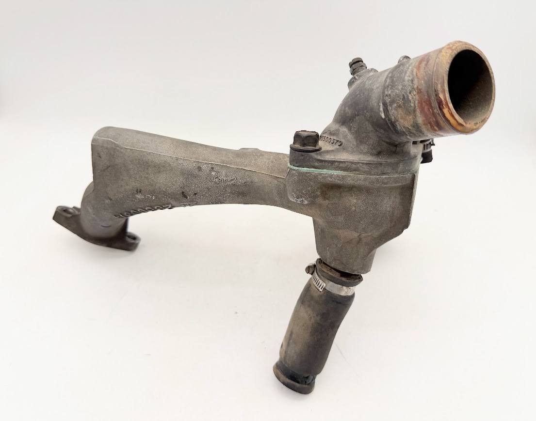 OEM GM Chevrolet 6.5l 6.2l Diesel Thermostat Crossover Housing 23500374 23500370