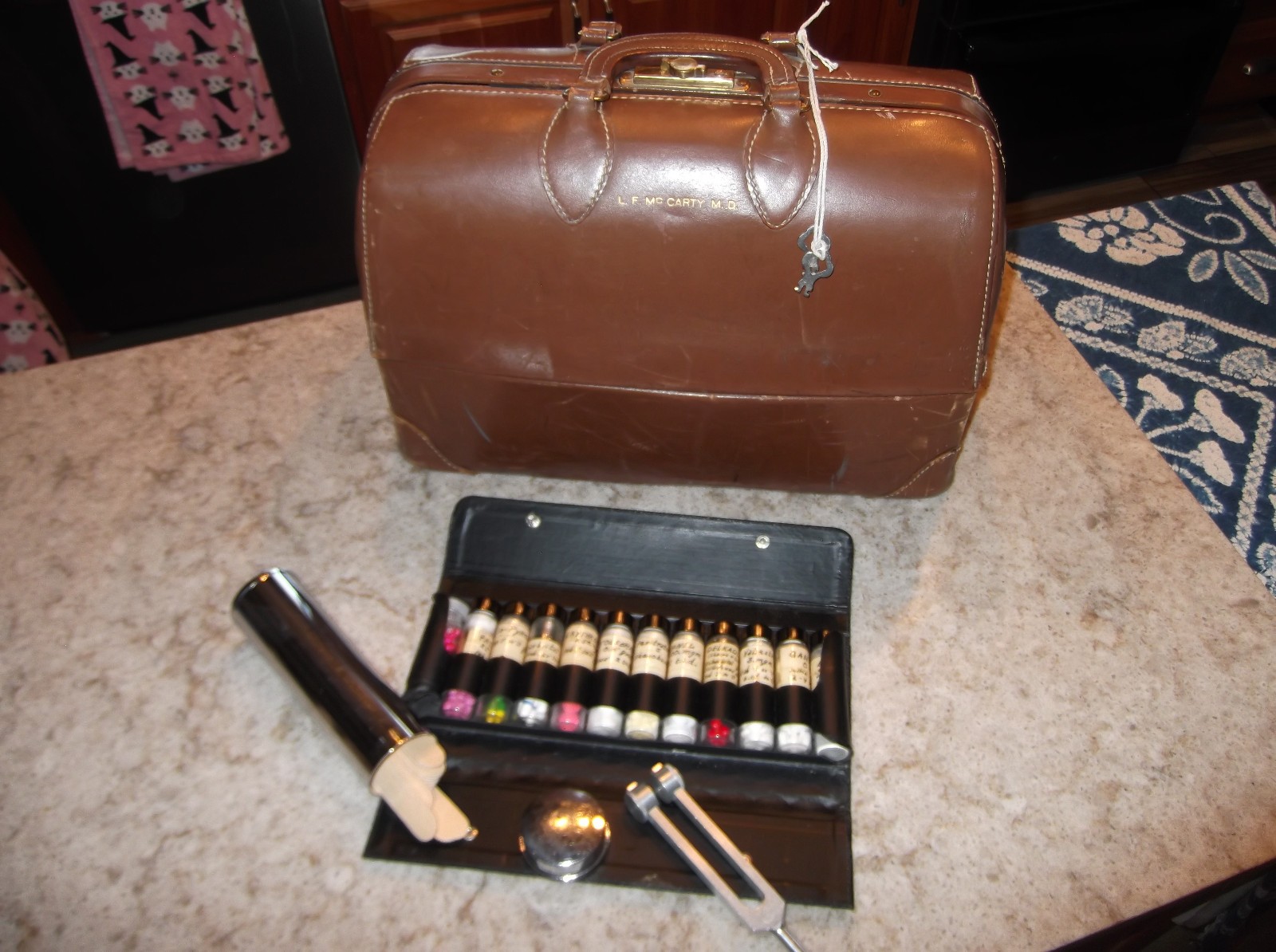 Vintage EmDee Schell Cognac Leather Doctor Travel Bag Travel Vile Case Lot Vintage EmDee Schell Cognac Leather Doctor Travel Bag Travel Vile Case Lot