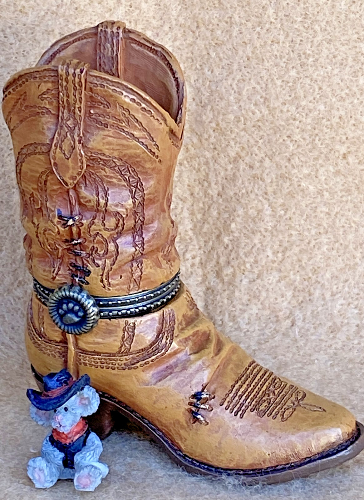 Boyds Bears 2013 Cash’s Boot with Whiskey McNibble New In Box  1E/897