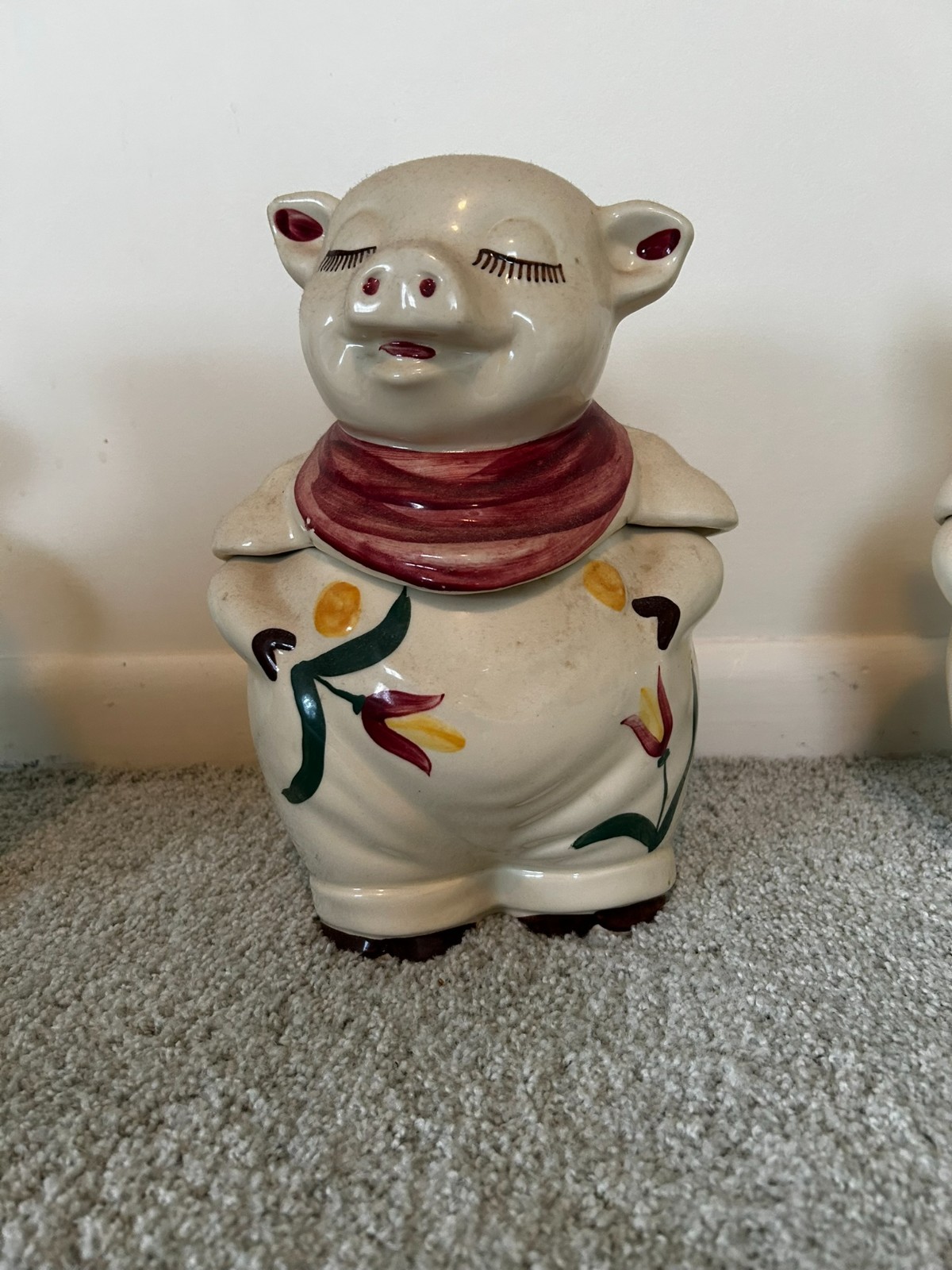 Vintage 1940’s Shawnee Porcelain Cookie Jar Smiley Pig with Red Tulips Rare VGC