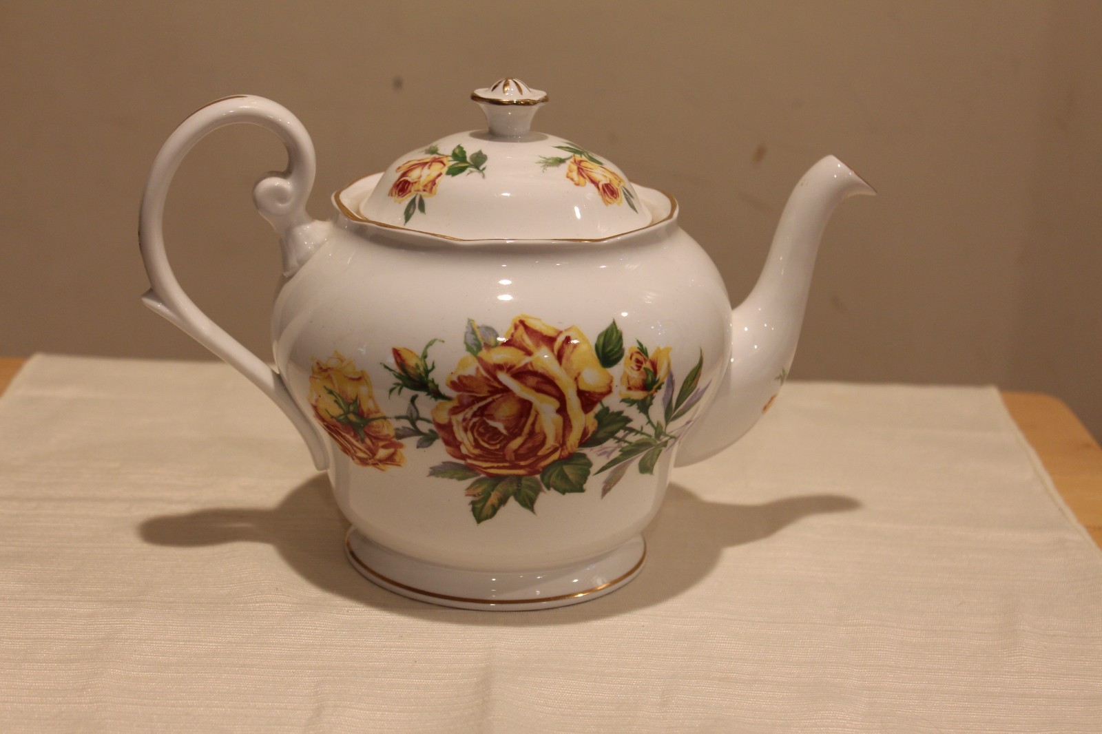 Vintage Royal Standard Romany Rose Teapot w/Lid Fine Bone China England