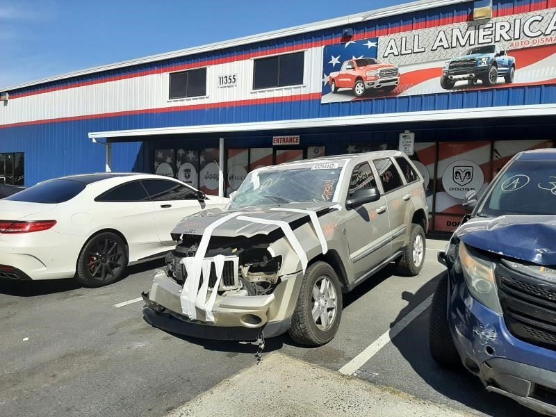 2007-2010 GRAND CHEROKEE REAR BACK Trunk/Hatch/Tailgate Without Rear View Camera