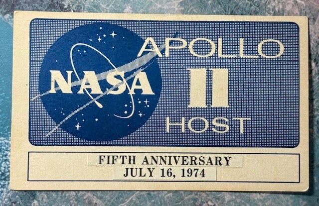 APOLLO 11 FIFTH ANNIVERSARY 1974 NASA ISSUED UNMARKED UNUSED OVERSIZED BADGE