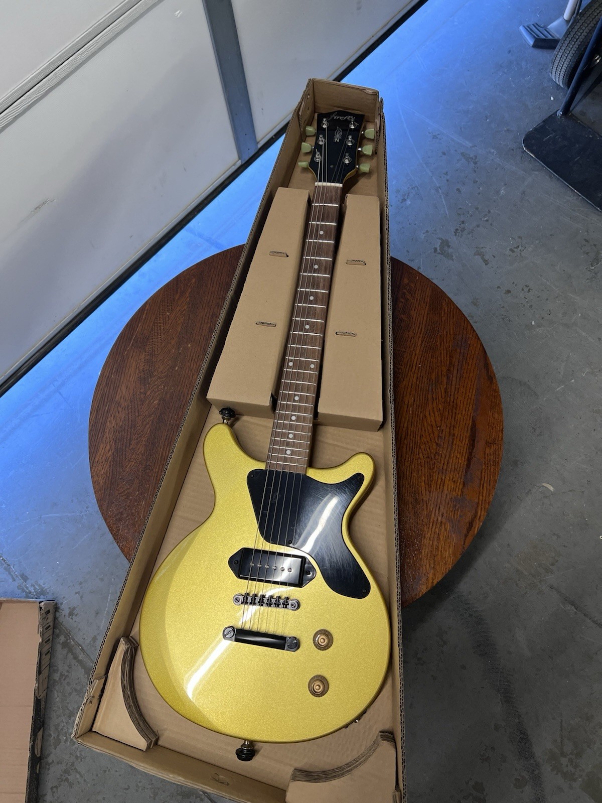 Firefly Gold Sparkle P90 Electric Guitar – Punk Garage Rock Machine Double Cut