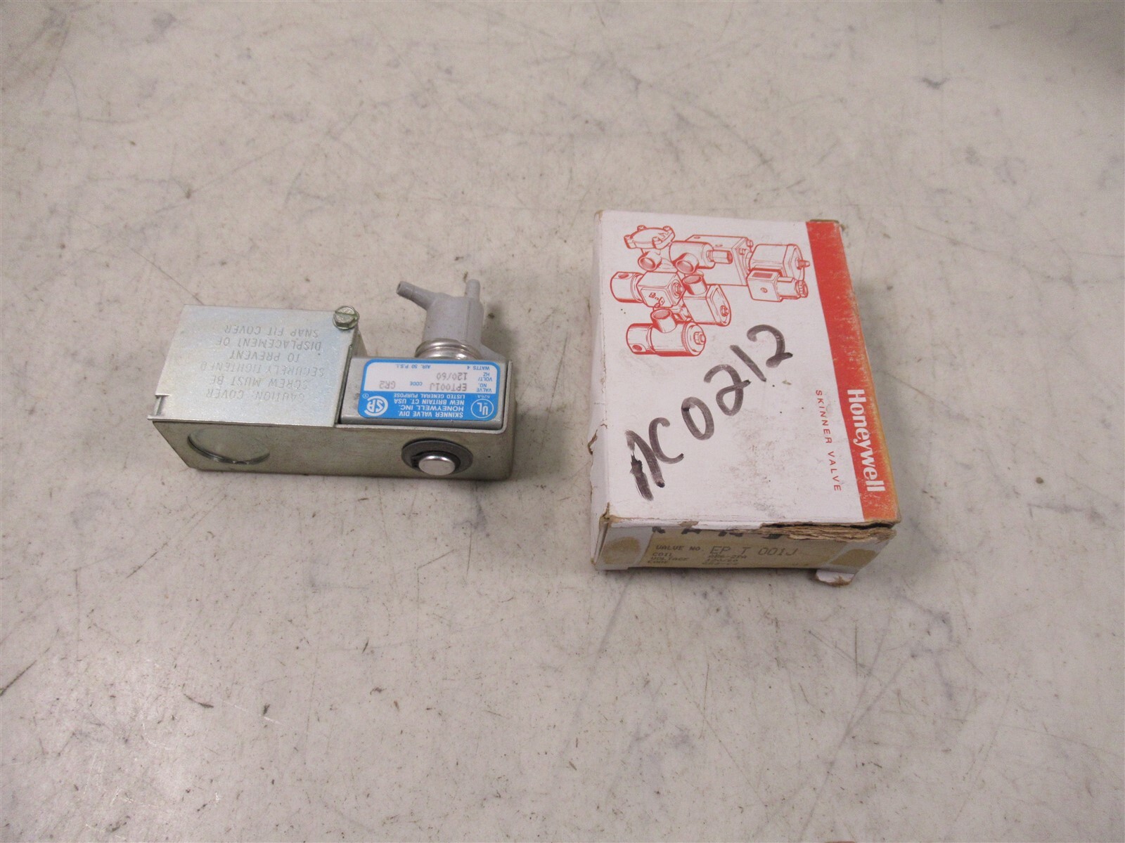 Honeywell Skinner EPT001J Coil AB6-29A Pneumatic Air Solenoid Valve