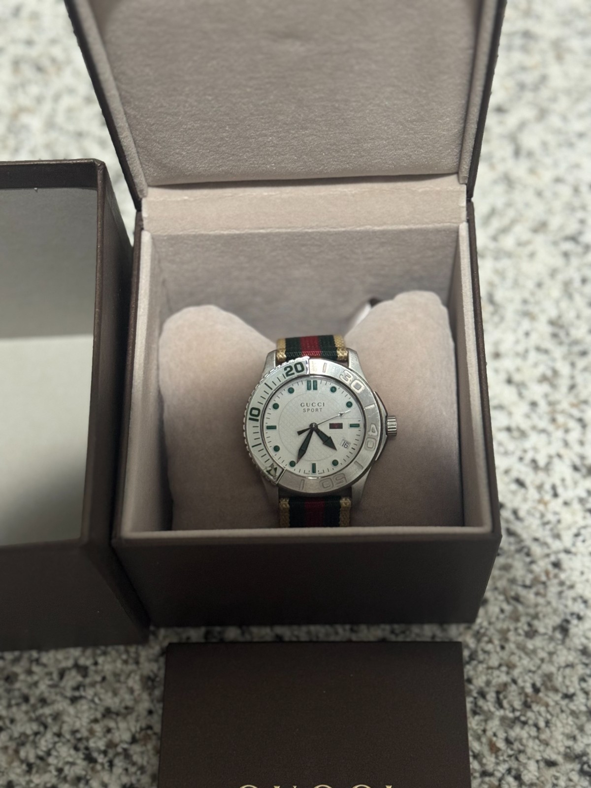 GUCCI MEN'S G-TIMELESS SPORT DIVE WHT YA126231 SS QUART 44MM GUCCI MEN'S G-TIMELESS SPORT DIVE WHT YA126231 SS QUART 44MM