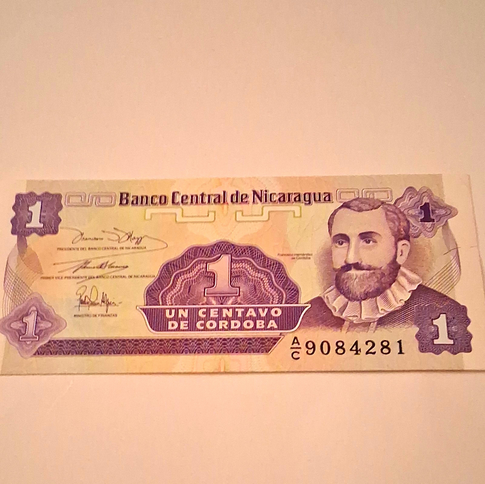 Banco Central de Nicaragua 1 Centavo de Cordoba Banknote Serial AC 9084281