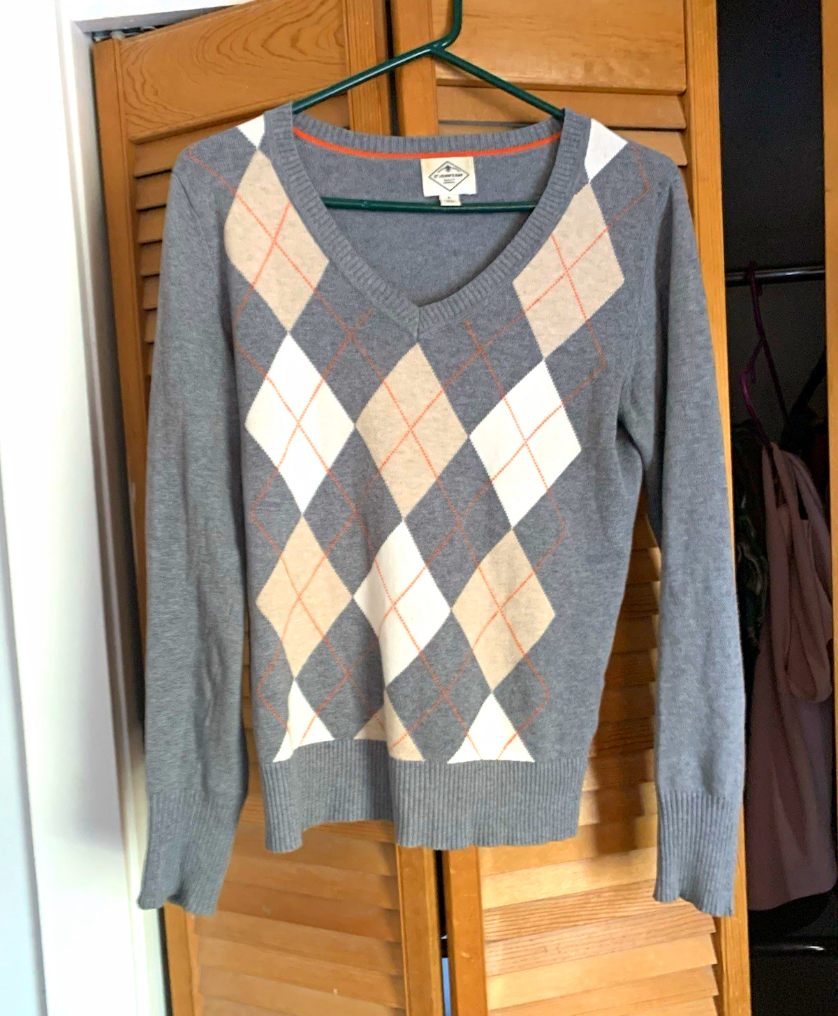St. John\'s Bay womens Argyle V-Neck Pullover Sweater Cotton Gray orange preppy S