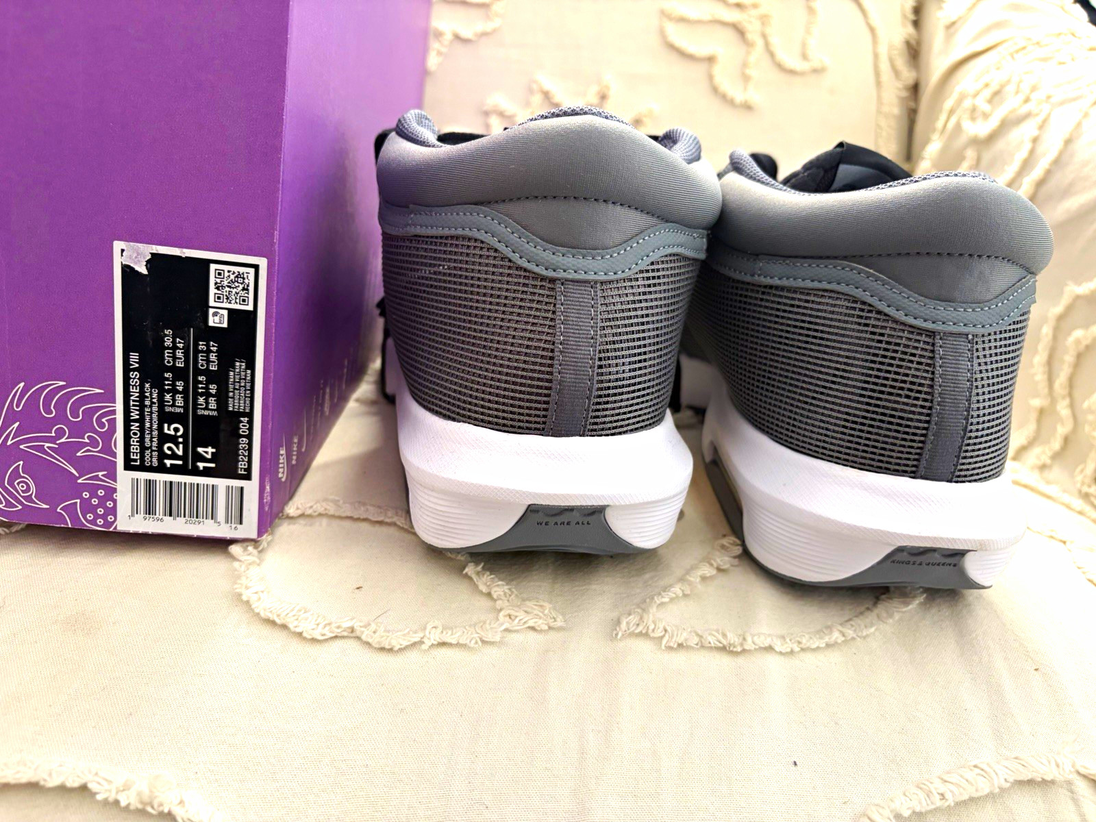Nike LeBron Witness 8 Cool Grey Black/White Low Top Basketball men’s 12.5