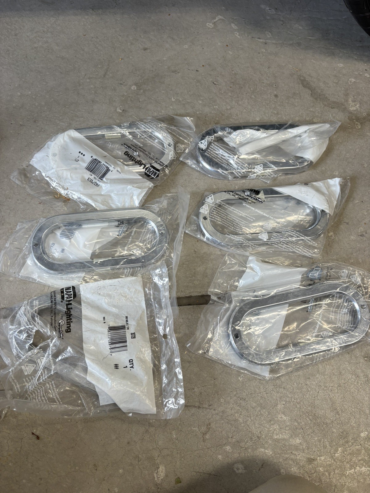 6 NEW Truck-Lite 60703 60 Series Oval Lamp Light Chrome Plastic Grommet Cover