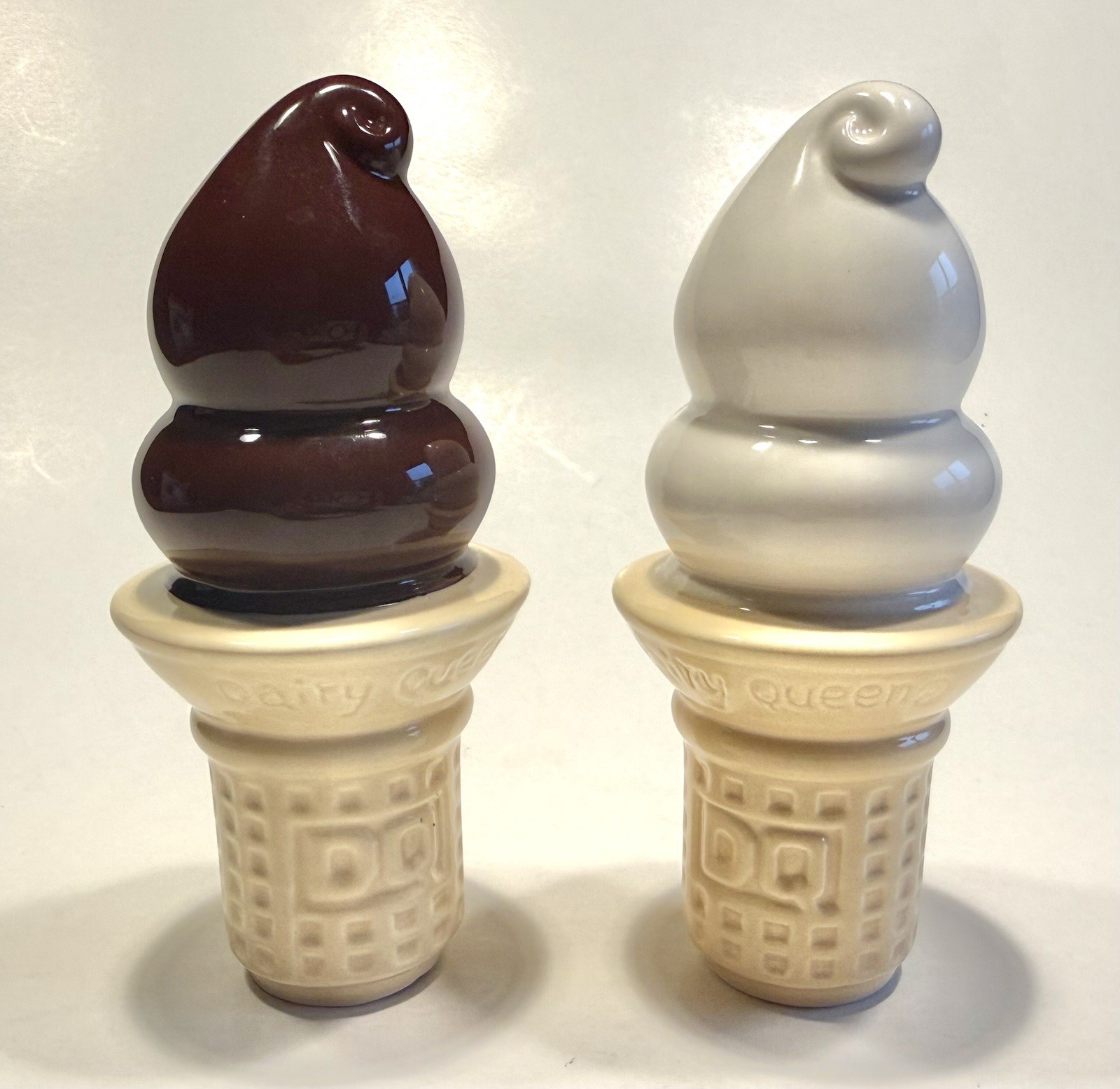 Vintage Dairy Queen Ice Cream Cone Salt & Pepper Shaker Set 1998 NIB Vintage Dairy Queen Ice Cream Cone Salt & Pepper Shaker Set 1998 NIB