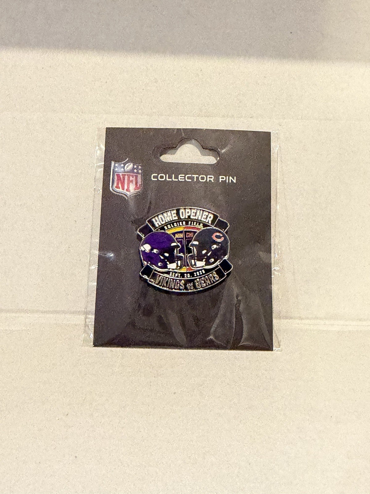 NEW Chicago Bears Minnesota Vikings Home Opener Collector Pin Stadium Exclusive NEW Chicago Bears Minnesota Vikings Home Opener Collector Pin Stadium Exclusive