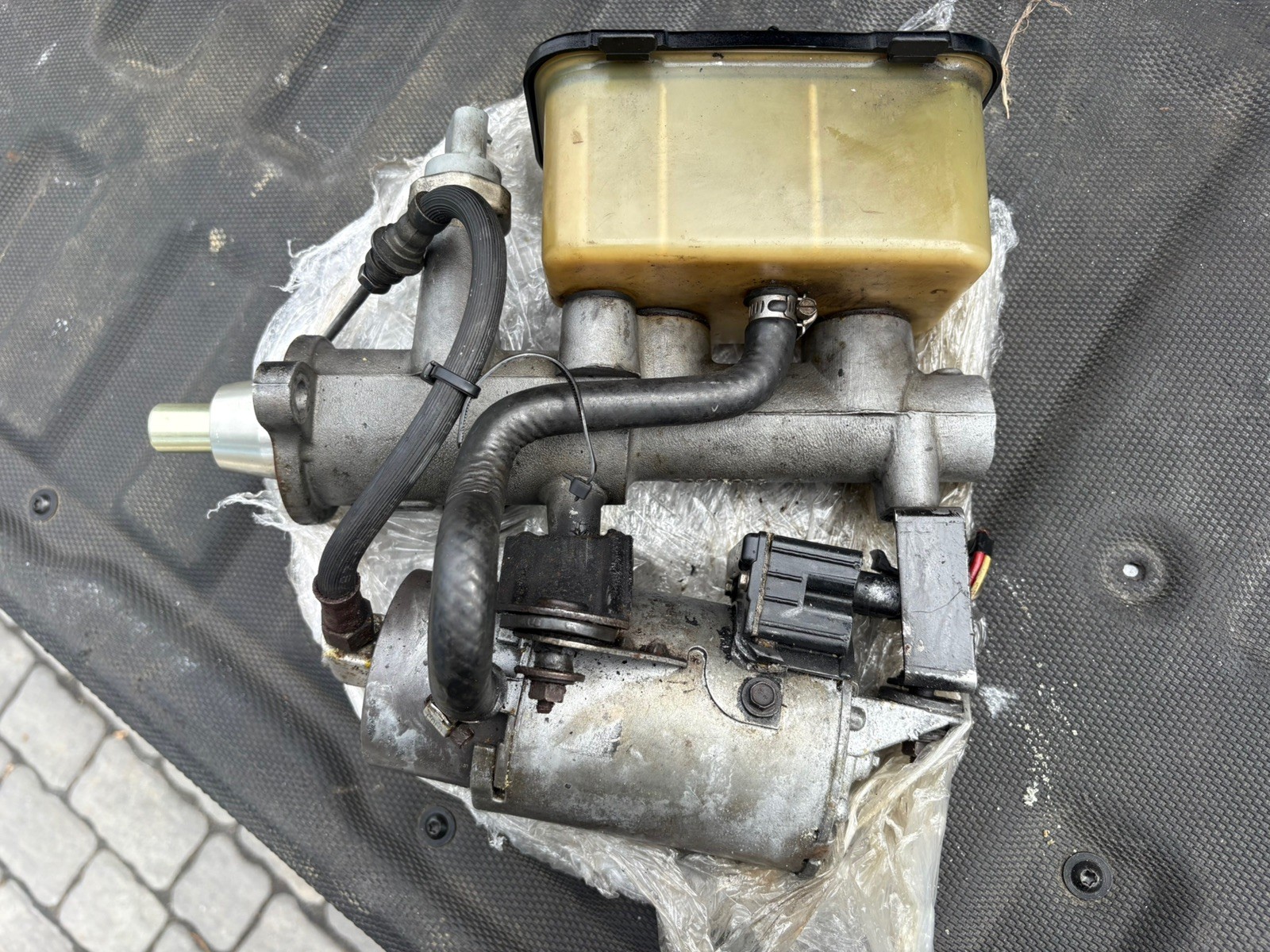 85 86 87 Buick Grand National Powermaster Brake Booster complete assembly CORE 85 86 87 Buick Grand National Powermaster Brake Booster complete assembly CORE