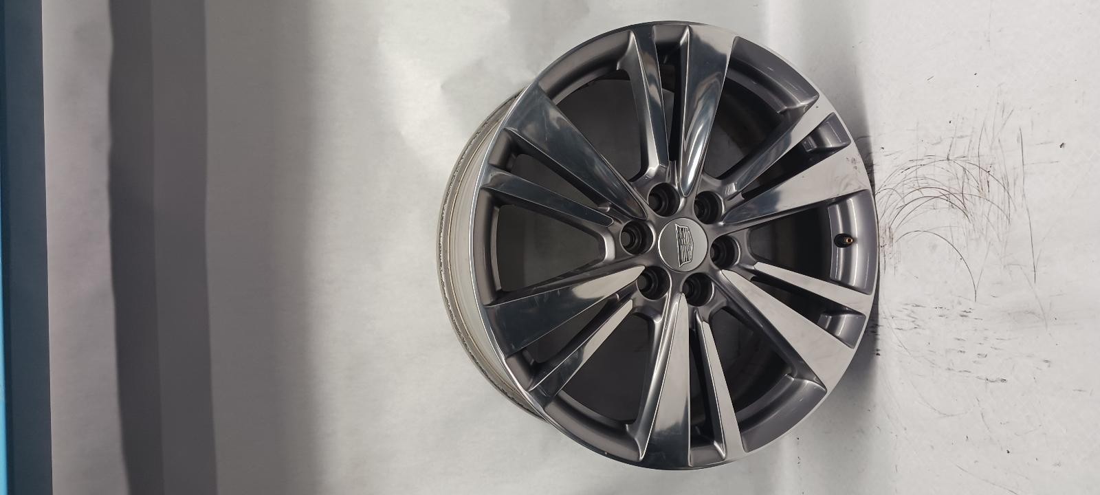 '20-'26 CADILLAC XT5 Wheel 20x8 6 split spoke OEM 6 Month Warranty