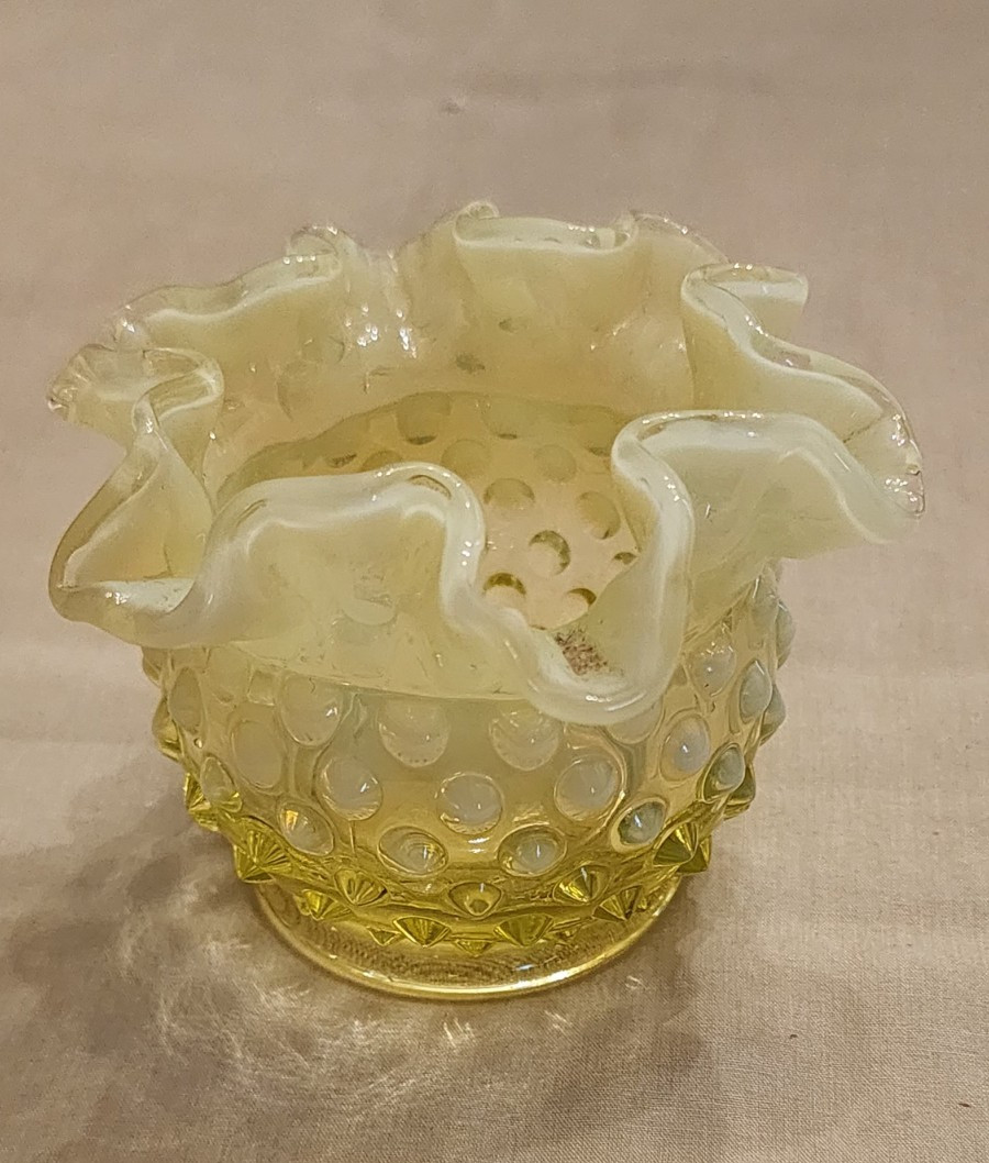 Vtg Fenton Topaz Opalescent Hobnail Rose Bowl Ruffled Glass UV Glows 4\