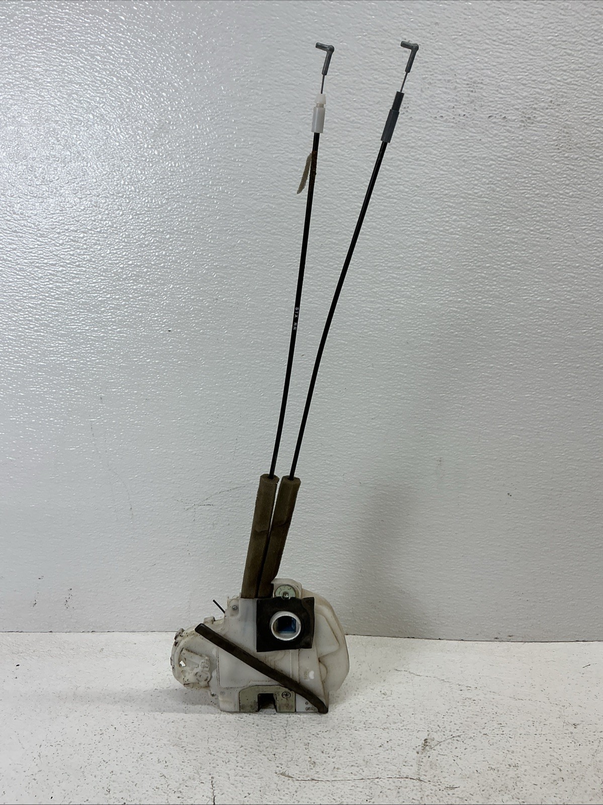 05-12 Acura RL Rear Right Door Lock Latch Assembly OEM