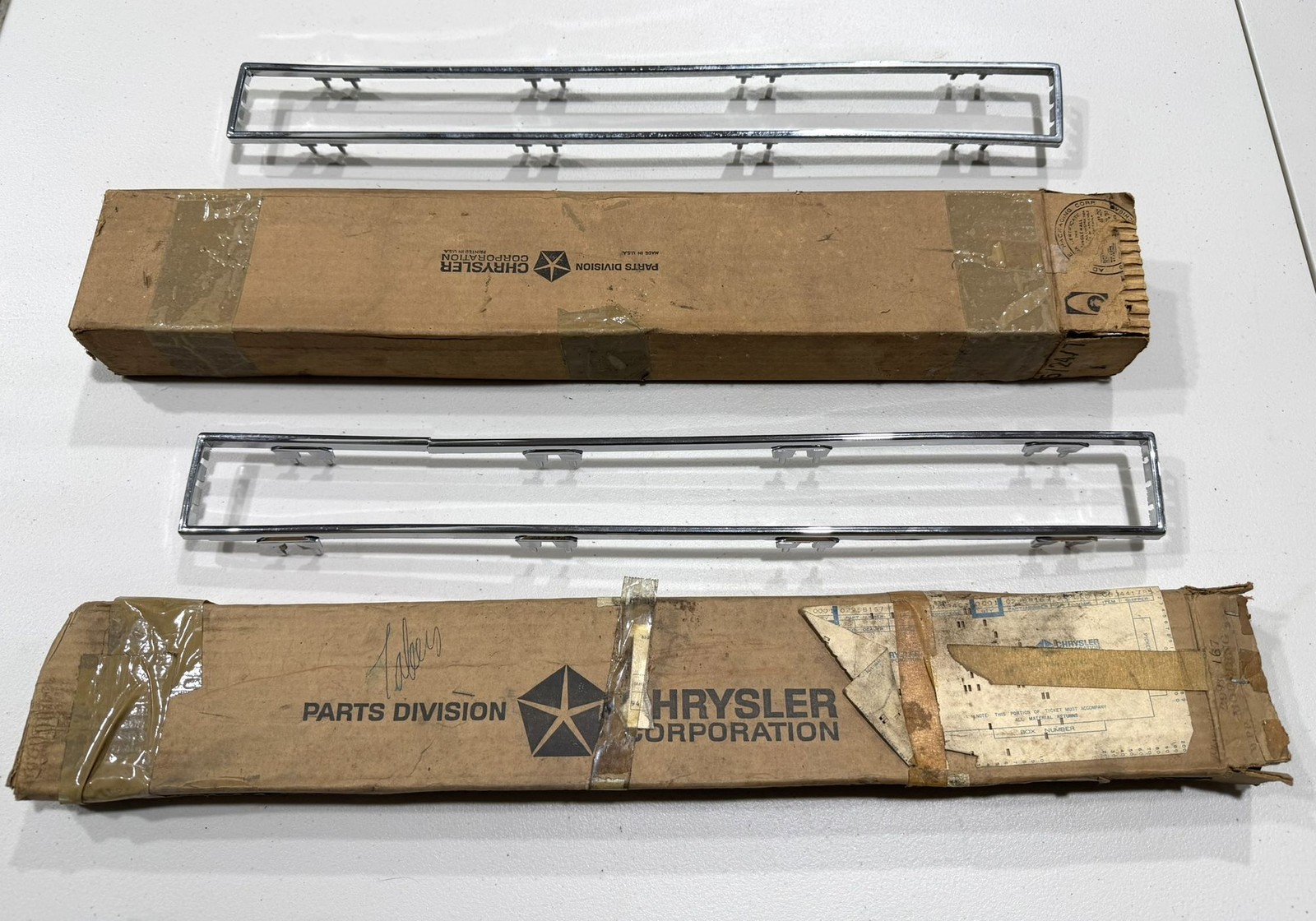 NOS MoPar 1970 AAR Cuda Grille Inserts Left & Right 340 4 Speed 70 Barracuda