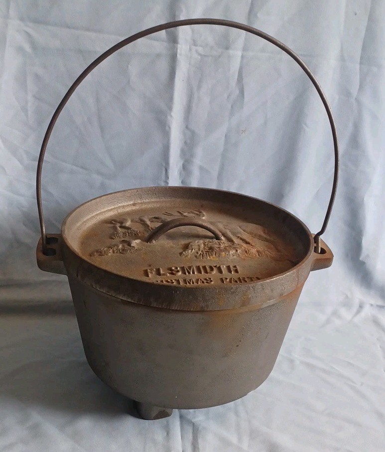 LG Custom MACA Wildlife Series Camping Dutch Oven Cast Iron ELK Family Lid Bail