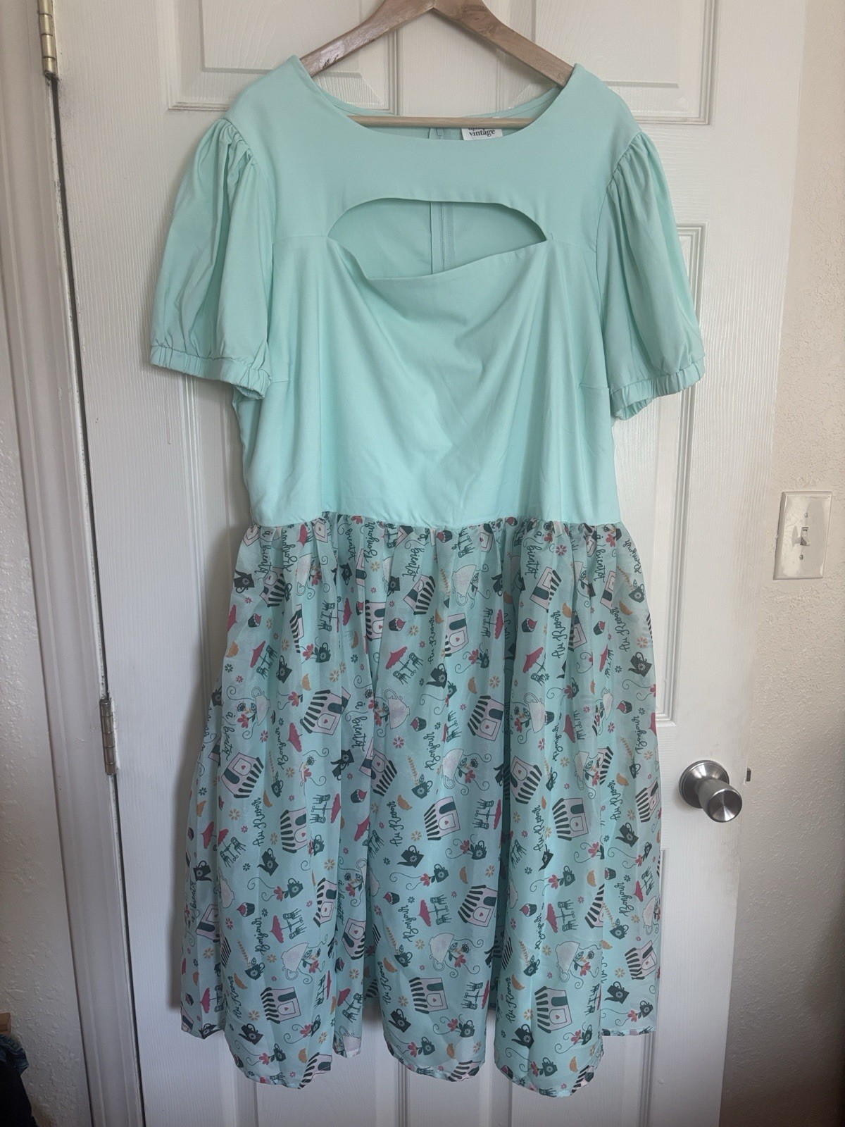 Unique Vintage Women’s Plus 2X/18 Fit & Flare Knee Dress Boat Neck Mint
