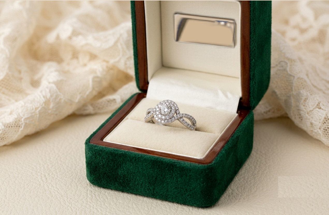 925 Sterling Silver Halo Ring Sparkling CZ Statement Ring Size 7 MSRP $175