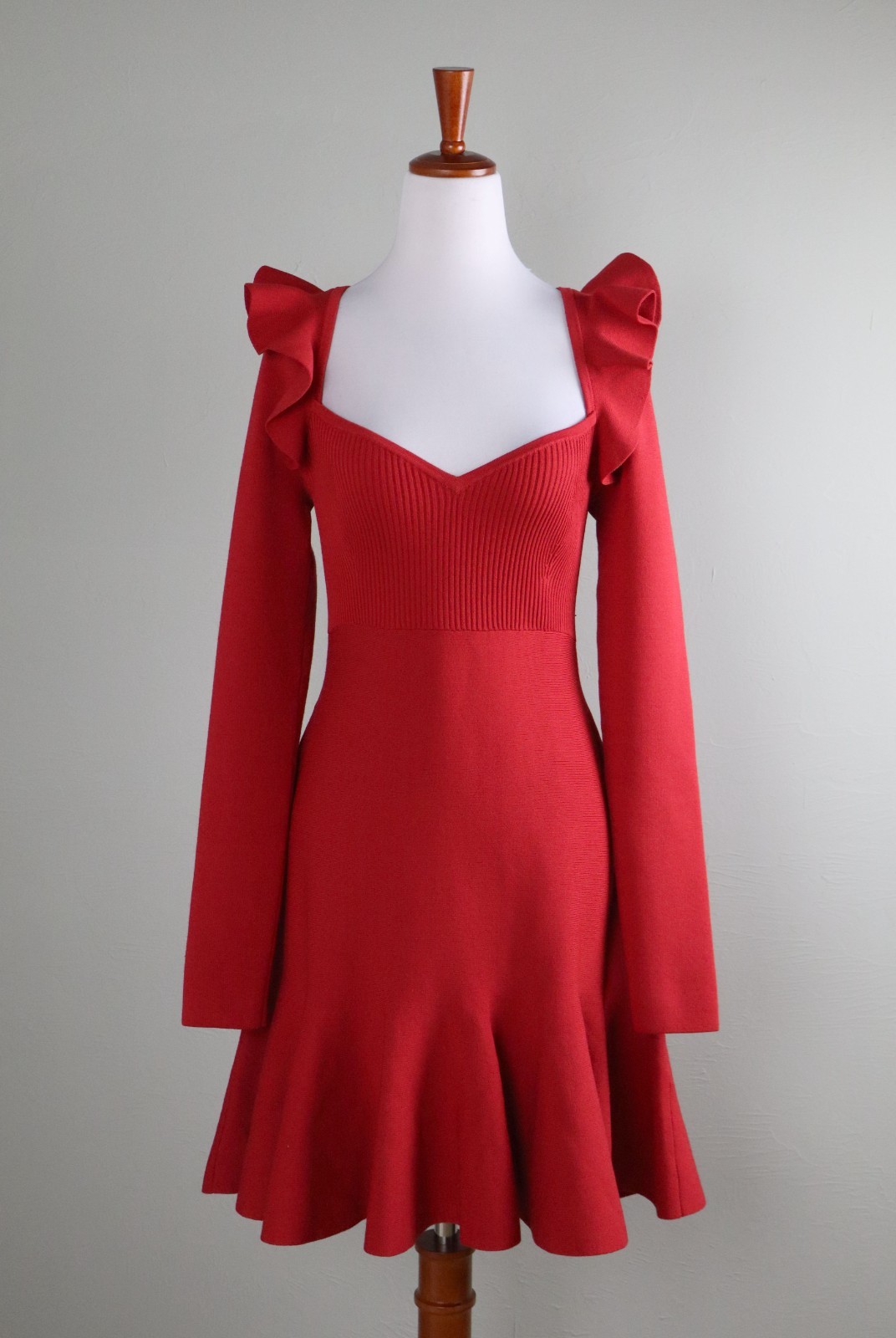 EXPRESS NWT $128 Thick Stretch Knit Ruffle Mini Body Contour Dress Size Medium