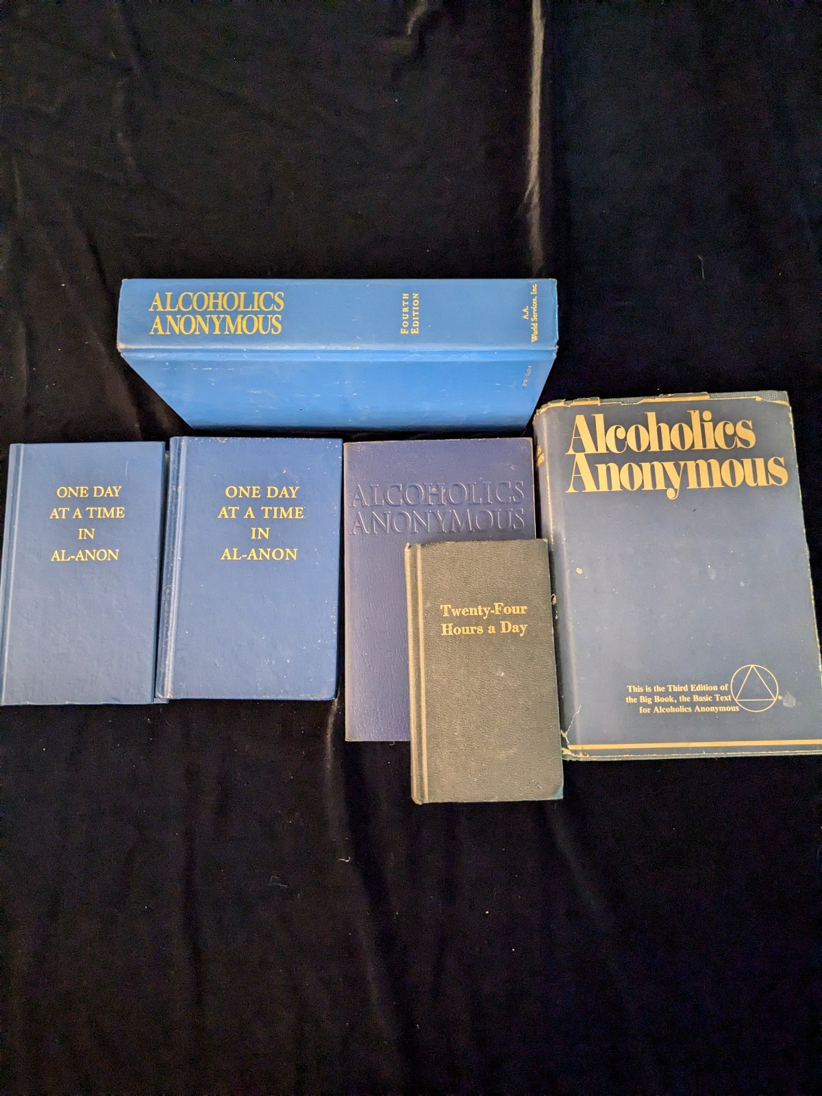 Lot of 6 AA & Al Anon Books Alcoholic Anonymous Twelve Steps 24 hours One Day