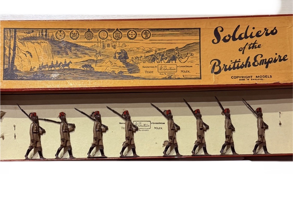 W. Britain #225 The King\'s African Rifles (8 Figures)