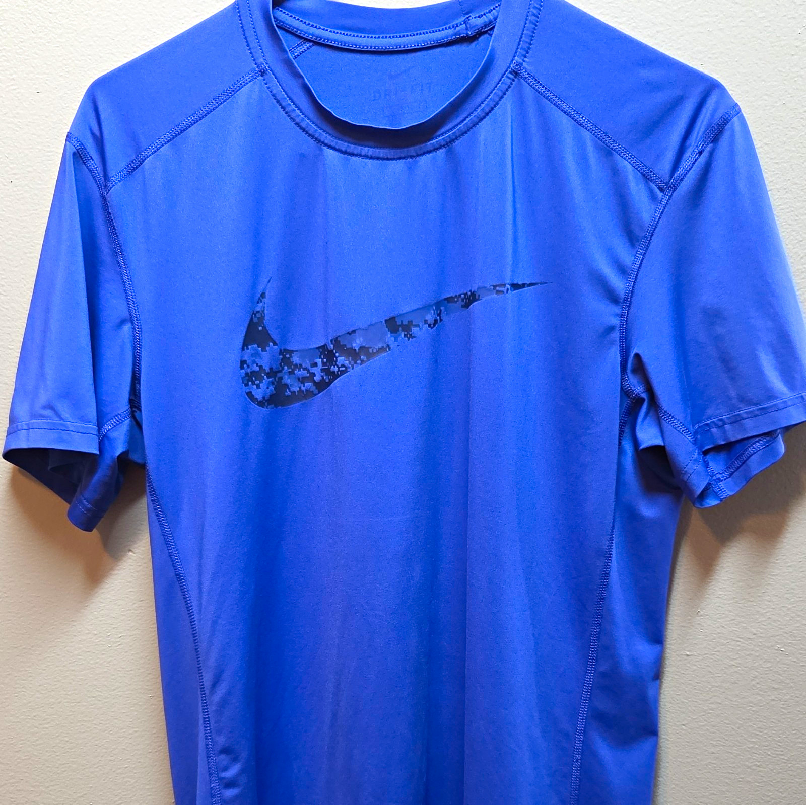 Nike Pro Dri-FIT Men\'s Blue Compression Moisture Wicking Tee L Crew Neck Nike Pro Dri-FIT Men\'s Blue Compression Moisture Wicking Tee L Crew Neck