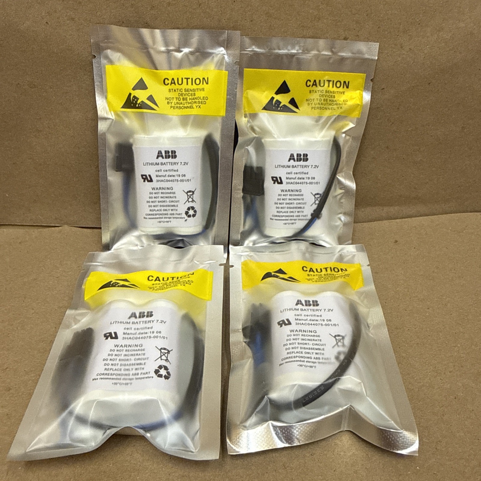 4pcs 3HAC044075-001/01 SMB PLC Battery For ABB Robot CPU / 3600mAh / 7.2V