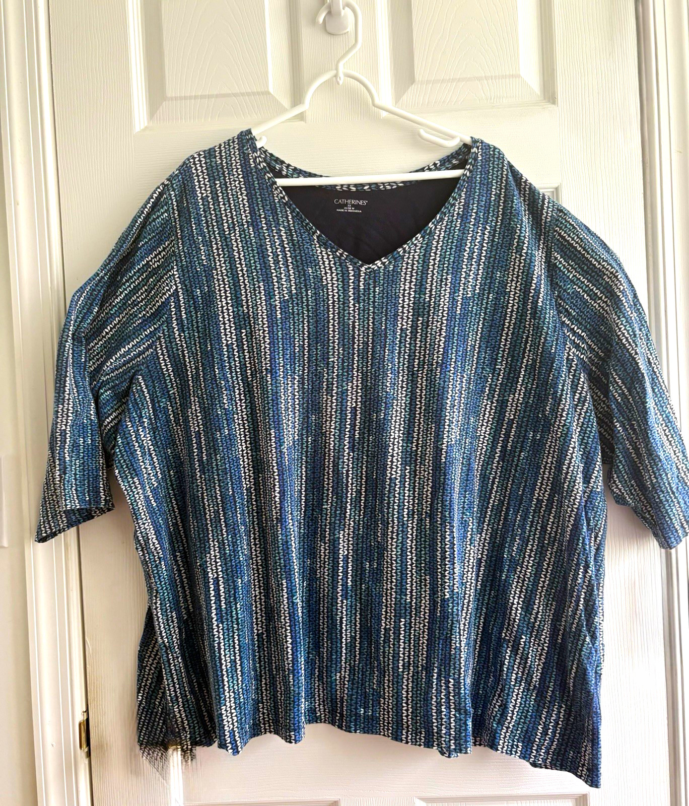 Catherines Women\'s Plus 3X Striped V-Neck 3/4 Sleeve Knit Stretch Top Blue Catherines Women\'s Plus 3X Striped V-Neck 3/4 Sleeve Knit Stretch Top Blue