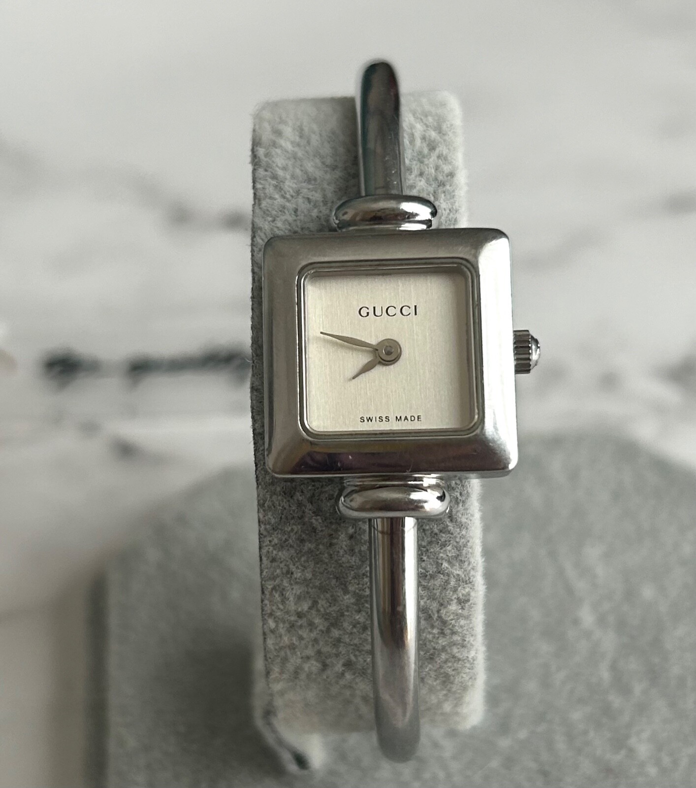 GUCCI 1900L Silver Dial Vintage Quartz Women\'s Watch Used Working Fast Shipping GUCCI 1900L Silver Dial Vintage Quartz Women\'s Watch Used Working Fast Shipping