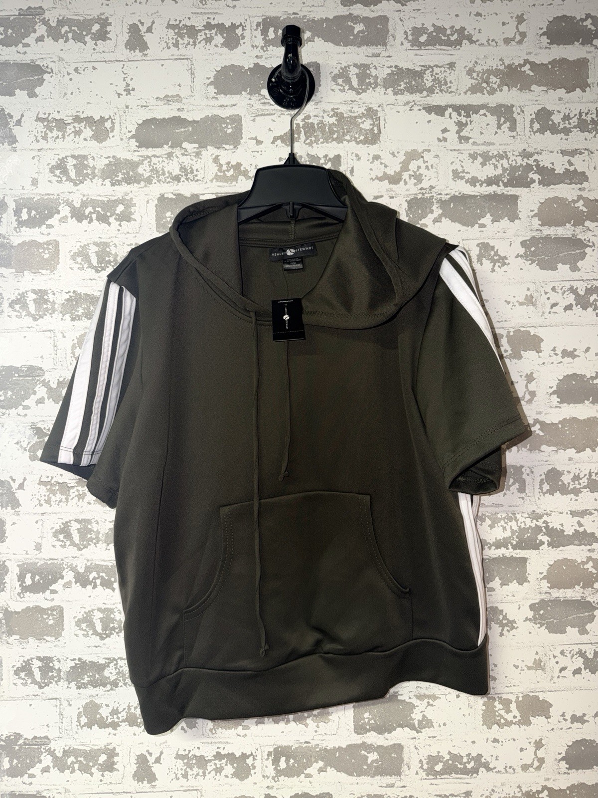 NWT Ashley Stewart Hooded Short Sleeve Sports Style Tee + Front Pocket - 18/20