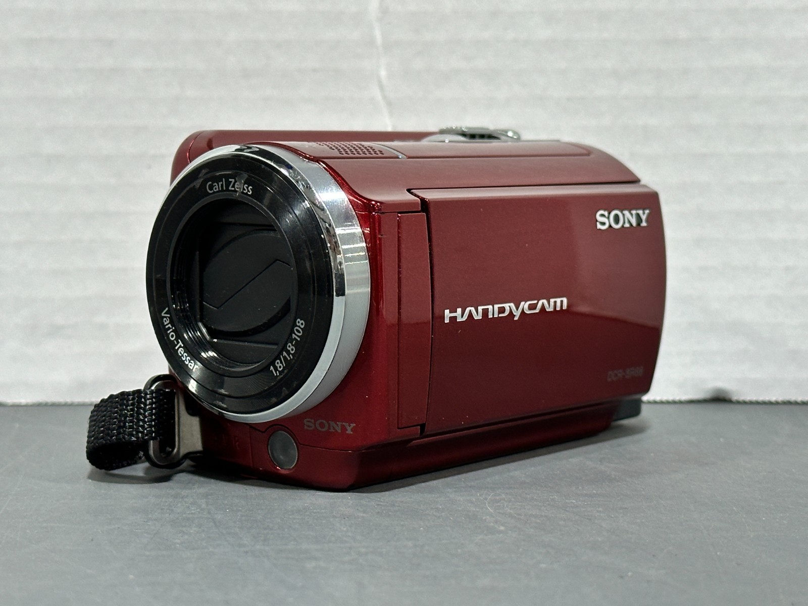 Sony Handycam DCR-SR68 80GB HDD 60x Optical Zoom Red Compact Digital Camcorder