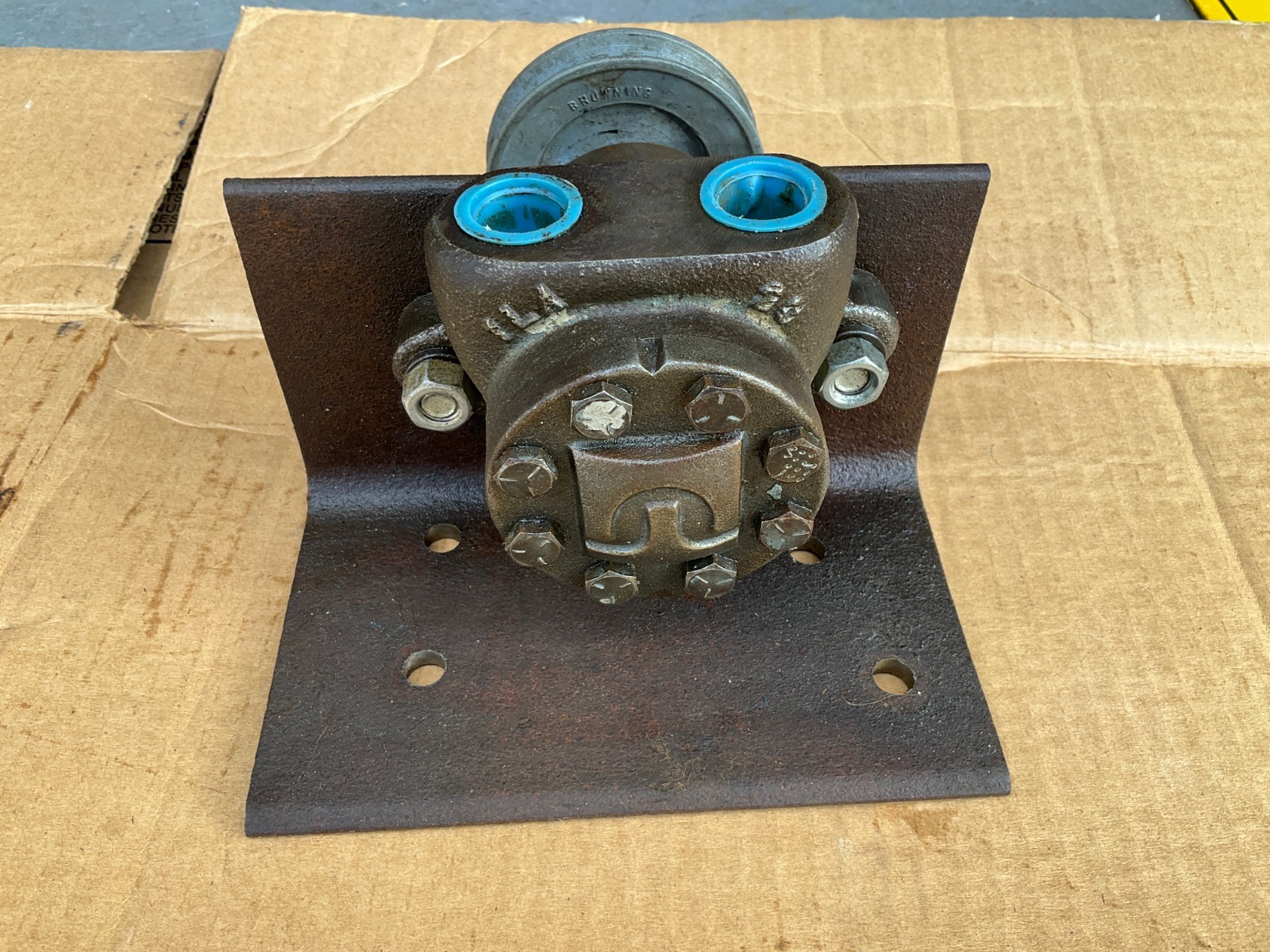 Used Tuthill Cast Iron Rotary Gear Pump Model 1LA W/ Bracket Untested Used Tuthill Cast Iron Rotary Gear Pump Model 1LA W/ Bracket Untested