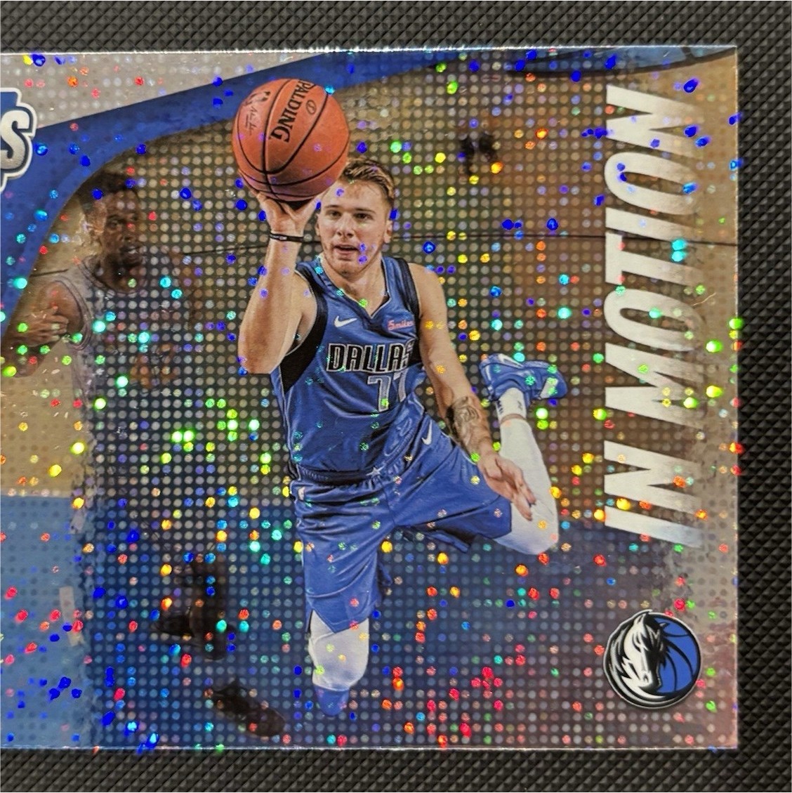 2018-19 Panini Threads In Motion DAZZLE Luka Dončić Dallas Mavericks RC 2018-19 Panini Threads In Motion DAZZLE Luka Dončić Dallas Mavericks RC