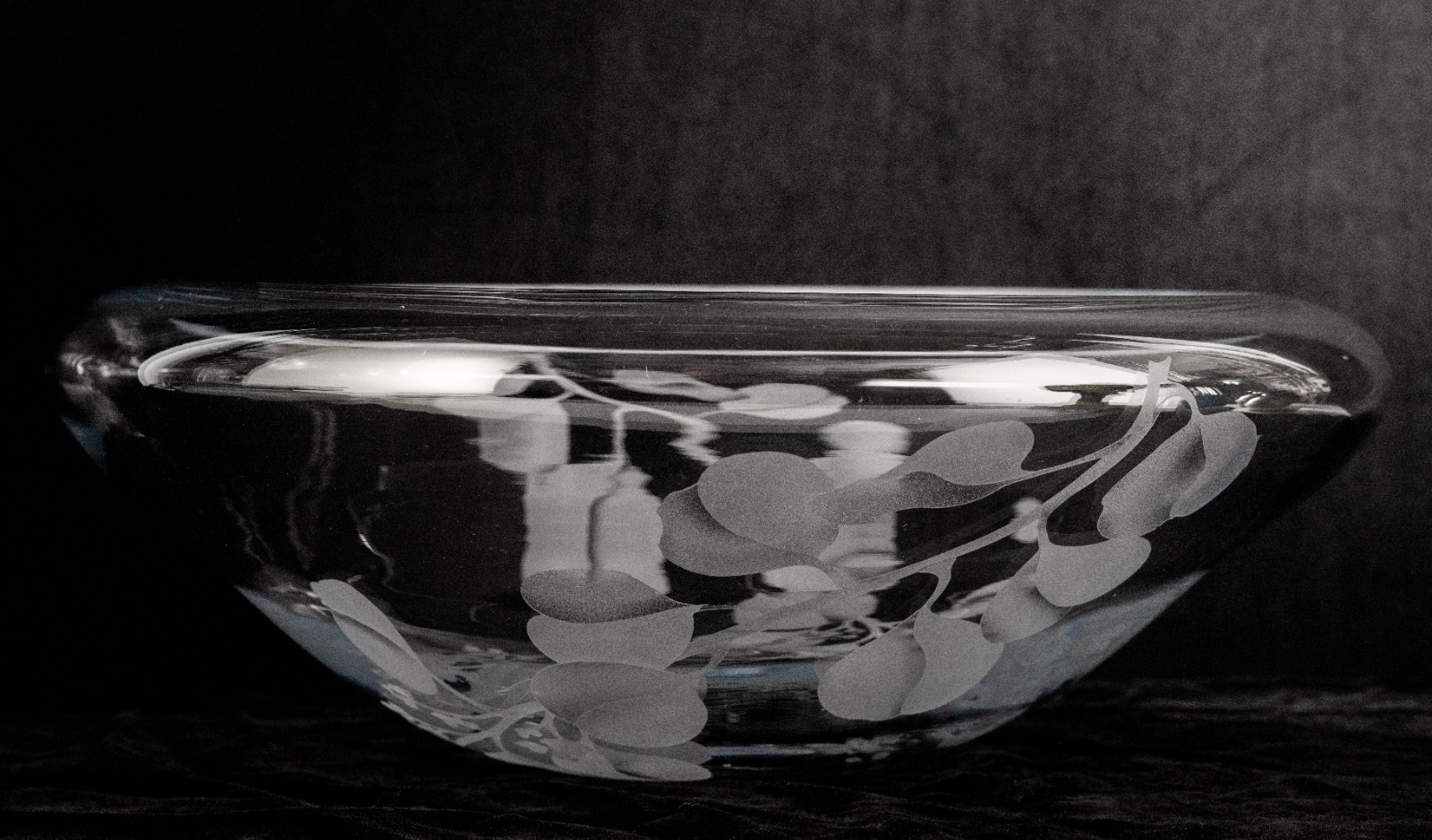 Signed Mary Bayard White Studio Glass Bowl \