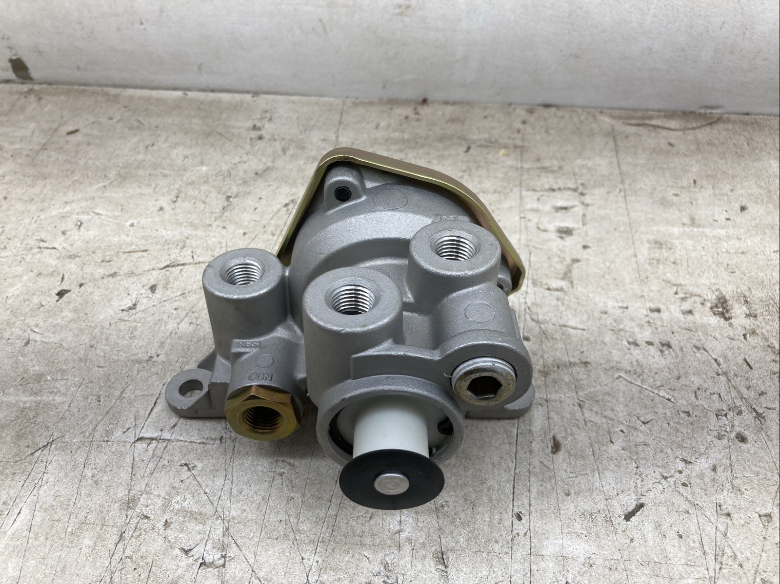 Wheeler Tru-Fit Release Valve 2412-0001/Replaces Freightliner BW288063N (NOS)