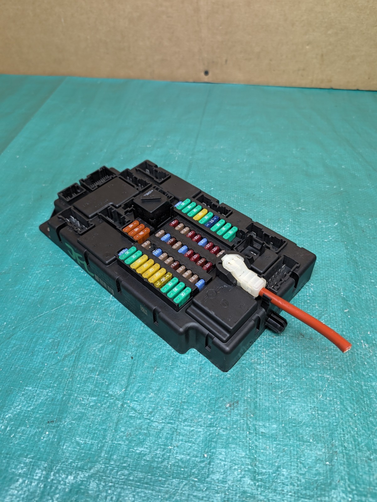 07-13 Mini Cooper R56 BCM Body Control Module Fuse Box Relay OEM 6135 3457582-04