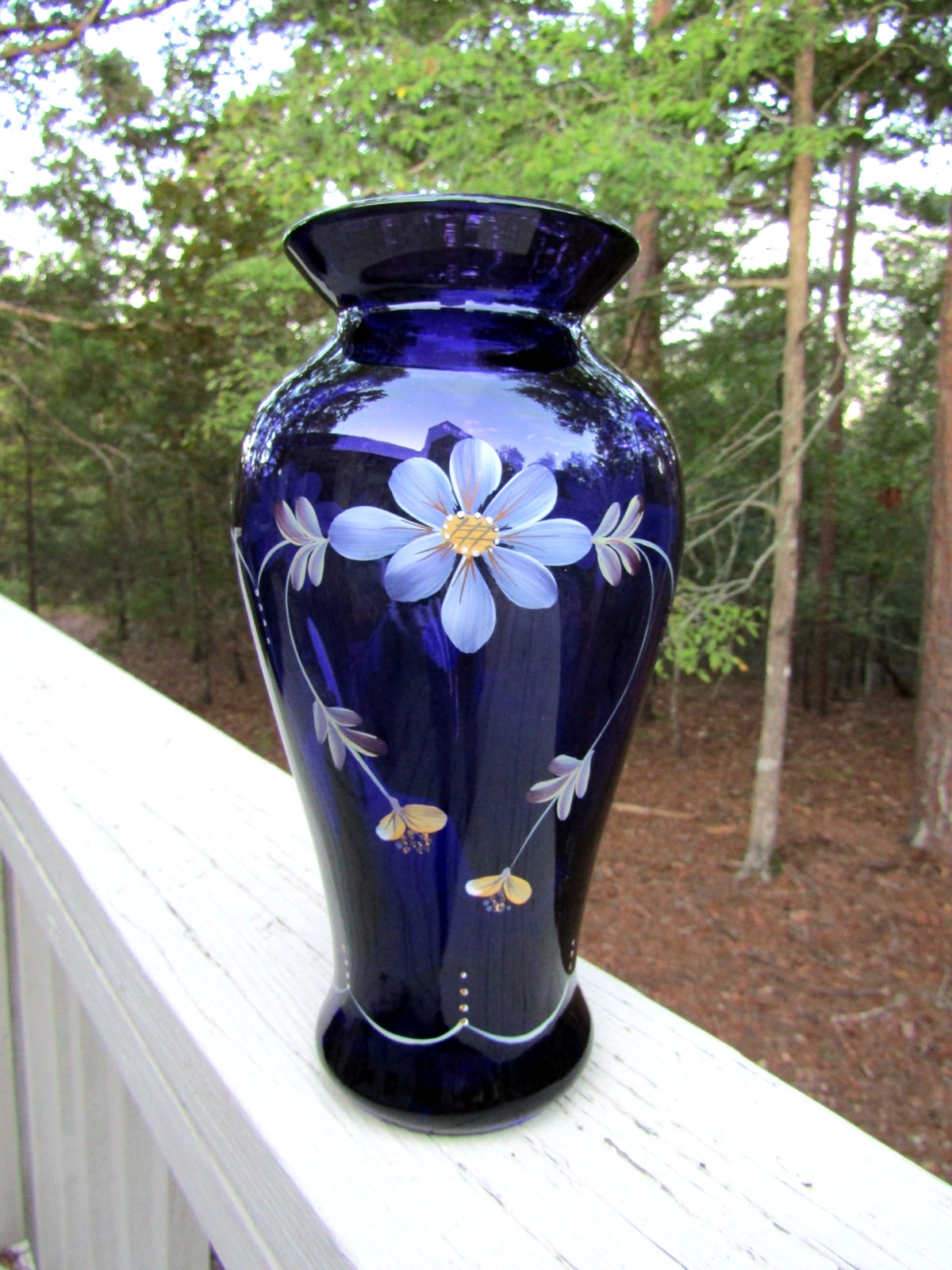 Fenton / Royal PURPLE / COLONIAL SCROLL / Historic Collection VASE / 1998 / Tag Fenton / Royal PURPLE / COLONIAL SCROLL / Historic Collection VASE / 1998 / Tag