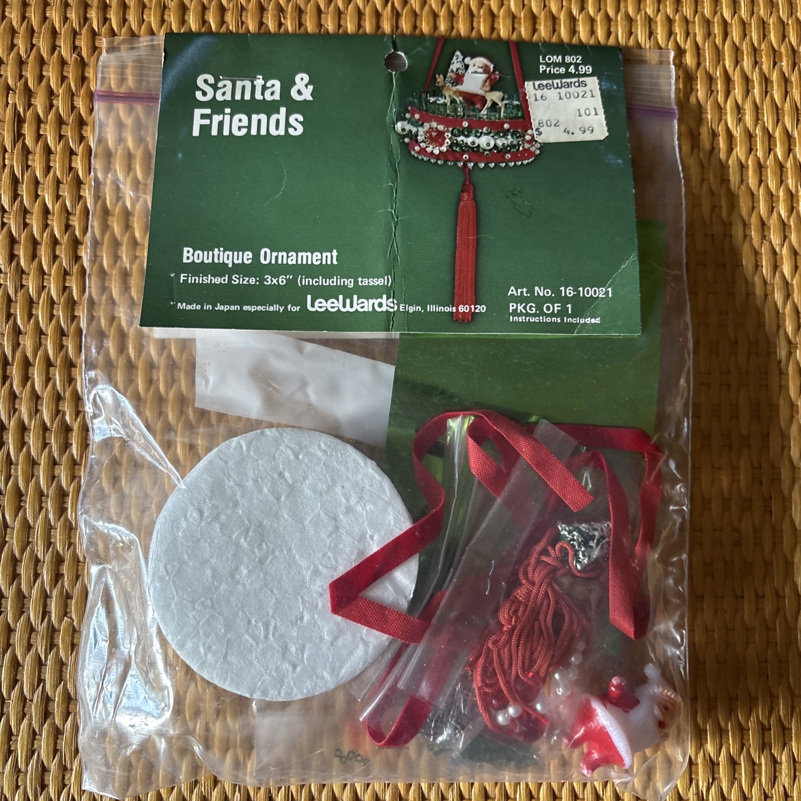 S9-RARE LEE WARDS VINTAGE BEADED ORNAMENT KIT - Santa & Friends S9-RARE LEE WARDS VINTAGE BEADED ORNAMENT KIT - Santa & Friends