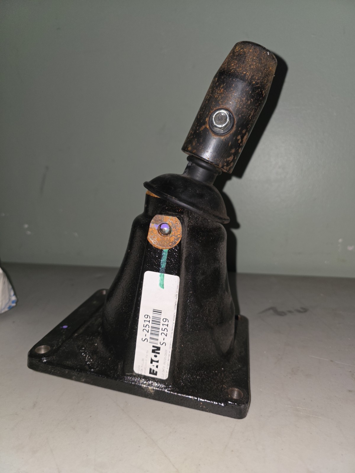 S-2519 ETN Fuller Meduim Shifter Tower Assembly S-2519 ETN Fuller Meduim Shifter Tower Assembly