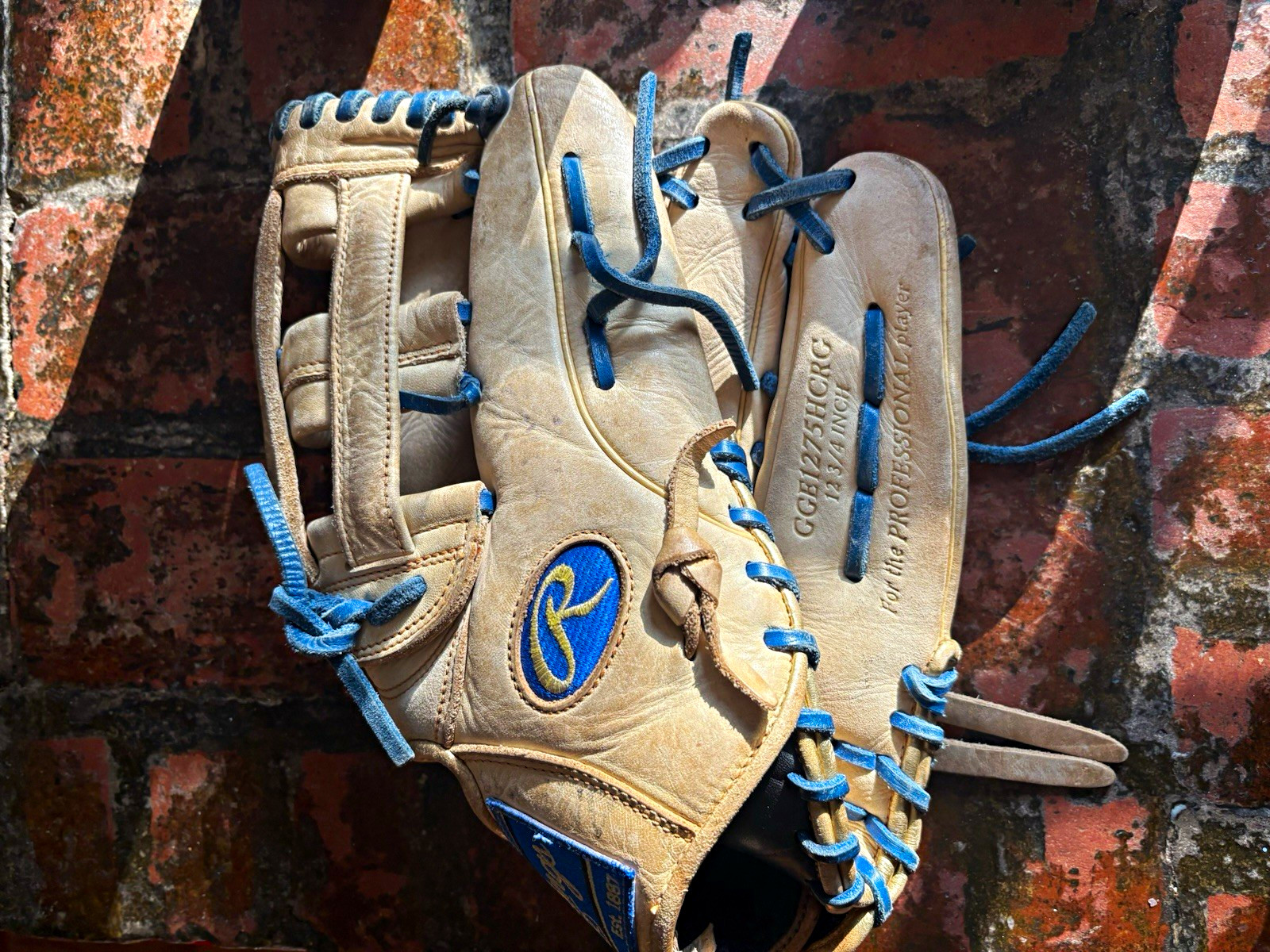 Rawlings Gold Glove Elite GGE1275HCRC 12.75 LHT Outfield Basket Web Right Throw. Rawlings Gold Glove Elite GGE1275HCRC 12.75 LHT Outfield Basket Web Right Throw.
