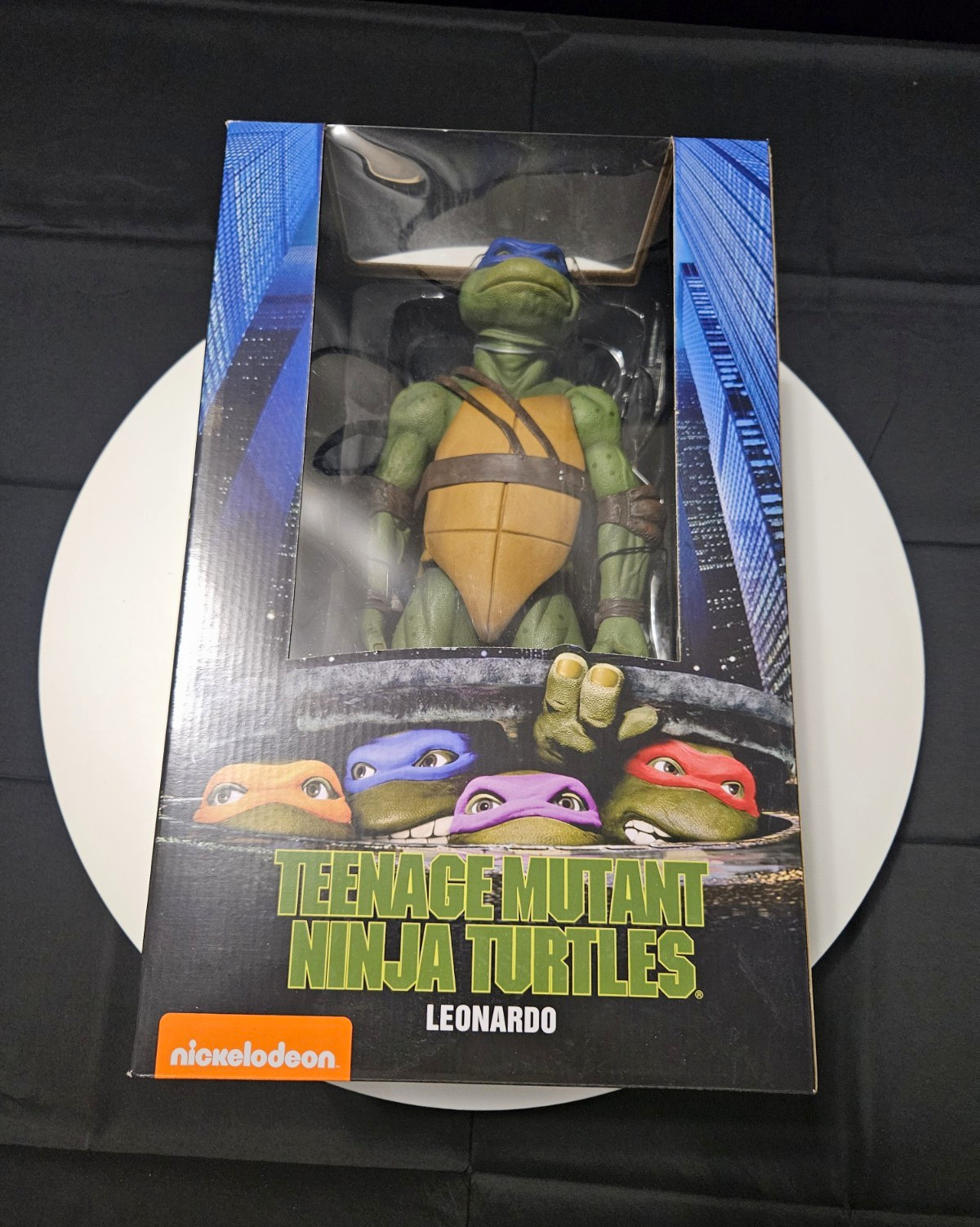 NECA Teenage Mutant Ninja Turtles Leonardo Action Figure Nickelodeon Boxed NECA Teenage Mutant Ninja Turtles Leonardo Action Figure Nickelodeon Boxed