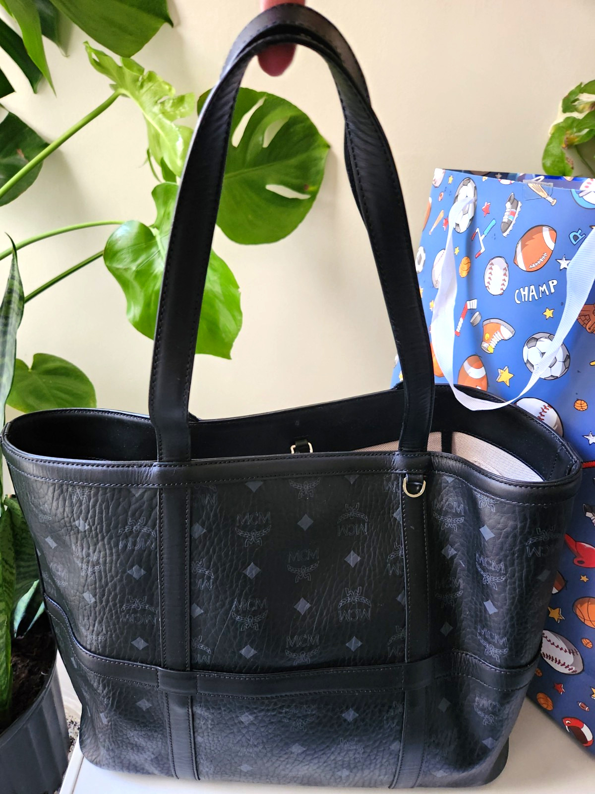 MCM Large Black Monogram Pebbled Tote Bag Zip Inner Pockets Silver Beige MCM Large Black Monogram Pebbled Tote Bag Zip Inner Pockets Silver Beige