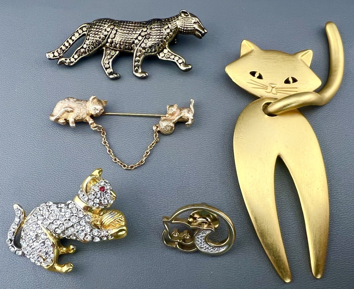 Vintage Brooch Lot Cat Panther Kitten Rhinestone Pin Avon JJ Gold Silver Tone