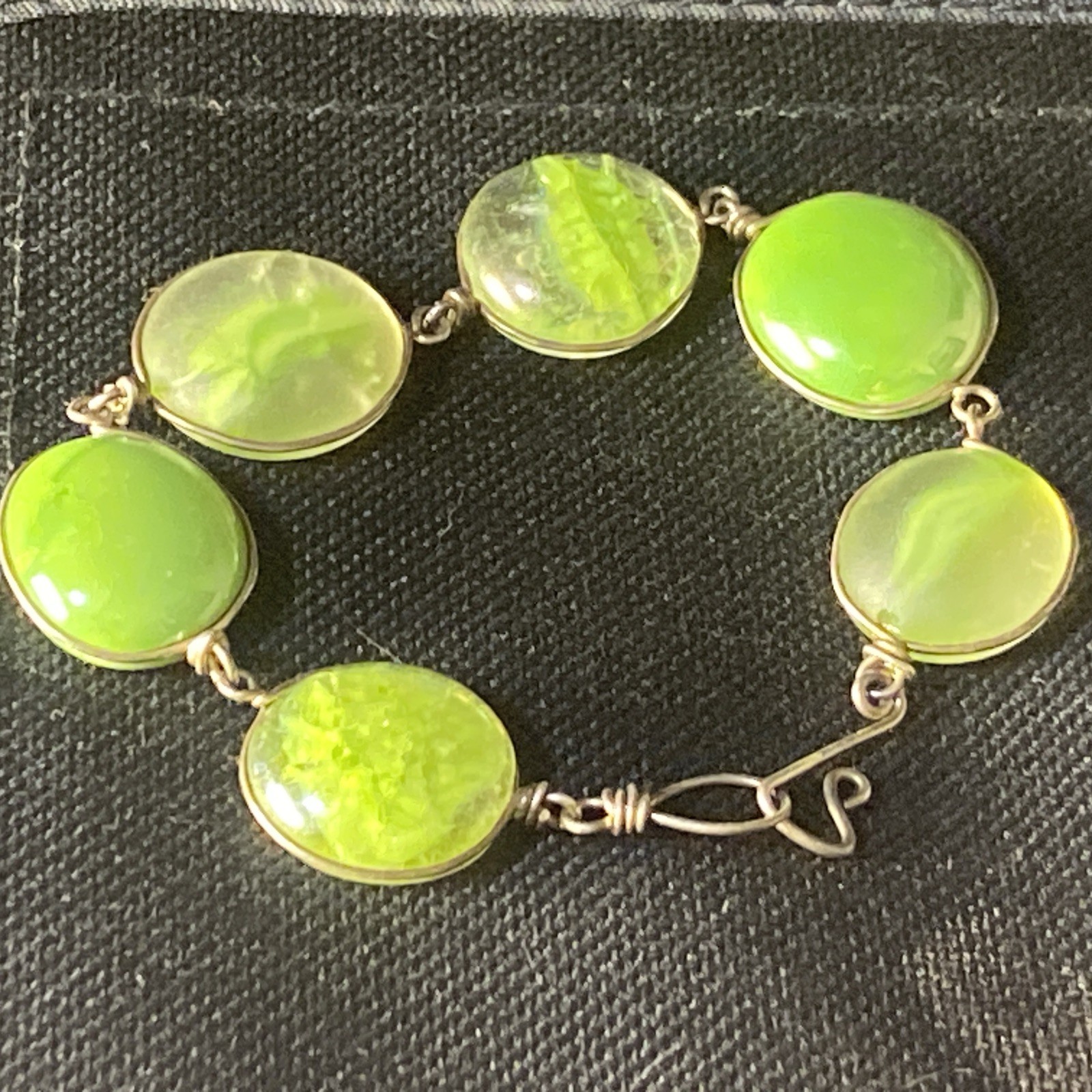 28G Vintage Sterling Silver Green Mottled Stone Bracelet Gorgeous