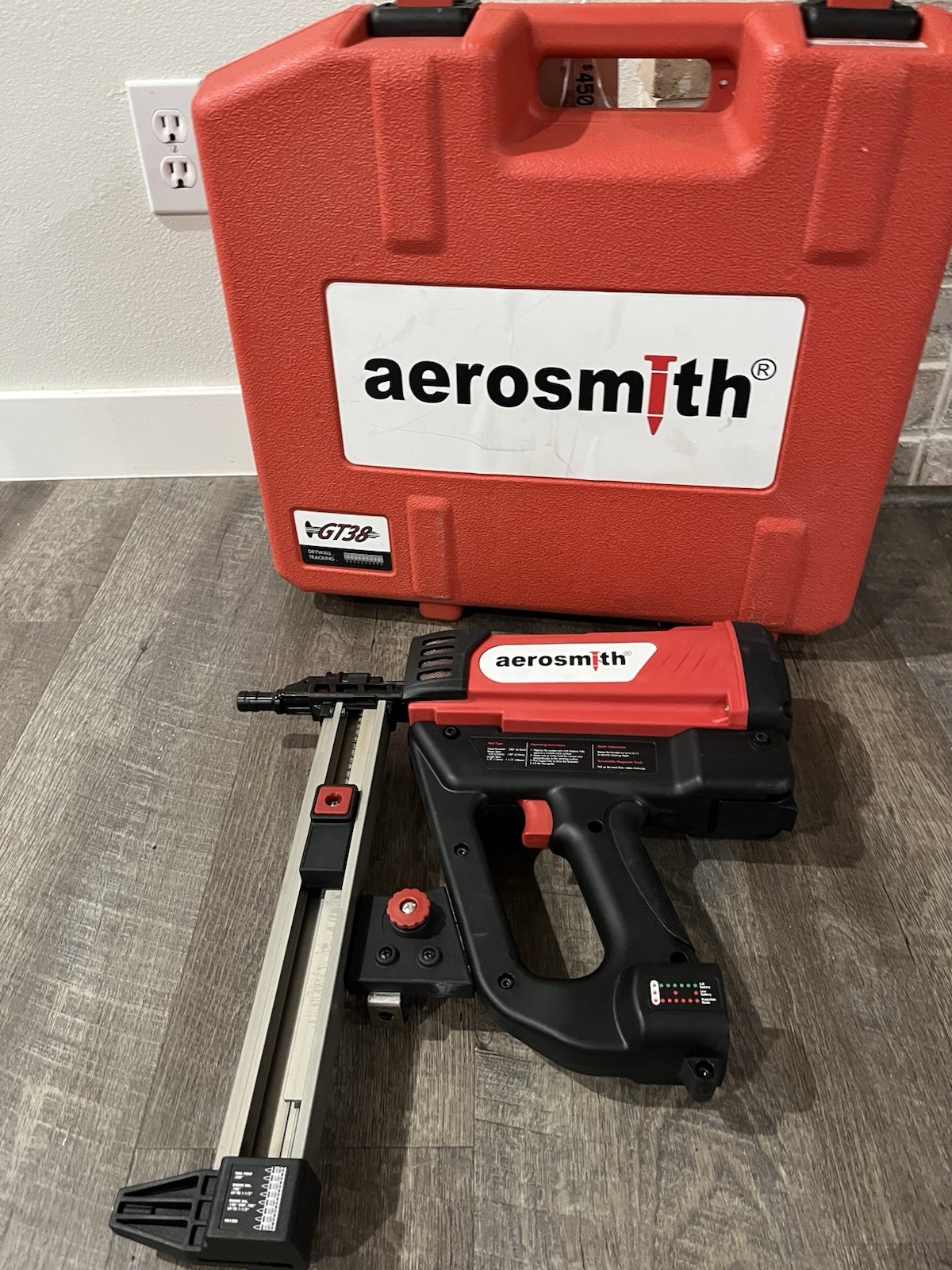 Aerosmith GT38LI Cordless Concrete Pin Nailer Set Aerosmith GT38LI Cordless Concrete Pin Nailer Set