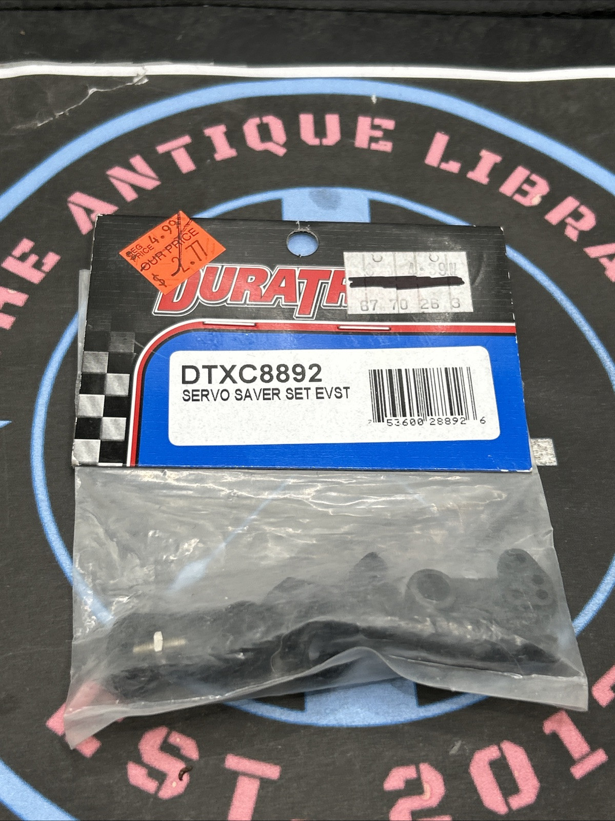 Duratrax. DTXC8892 Servo Saver Set. Everest