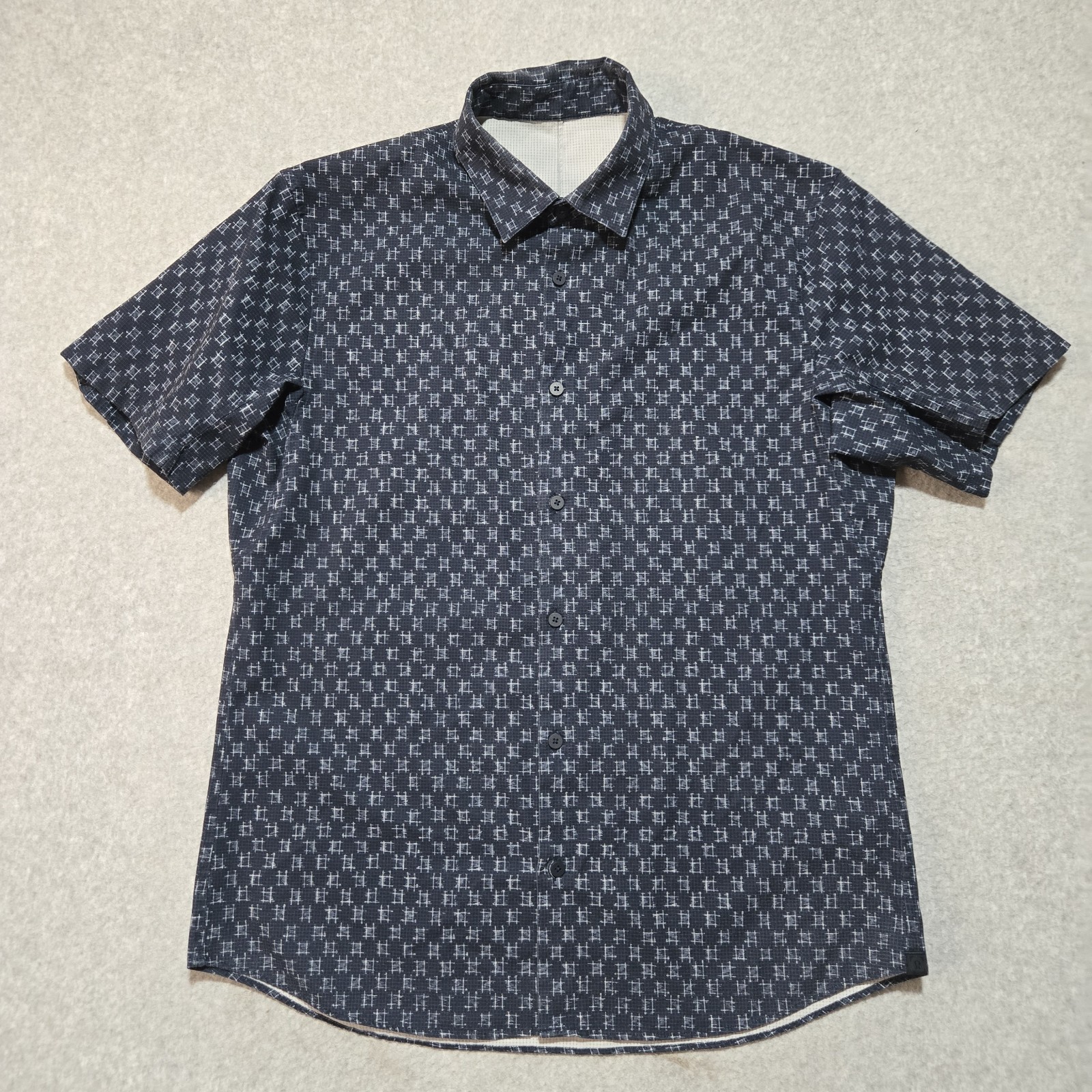 Lululemon Airing Easy Shirt Short Sleeve Button Down Geometric Pattern LARGE Lululemon Airing Easy Shirt Short Sleeve Button Down Geometric Pattern LARGE
