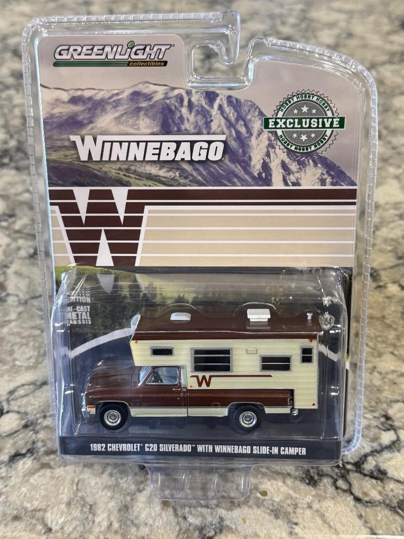 GREENLIGHT 1982 Chevy C20 Silverado with WINNEBAGO Camper Dark Chestnut 1/64 GREENLIGHT 1982 Chevy C20 Silverado with WINNEBAGO Camper Dark Chestnut 1/64